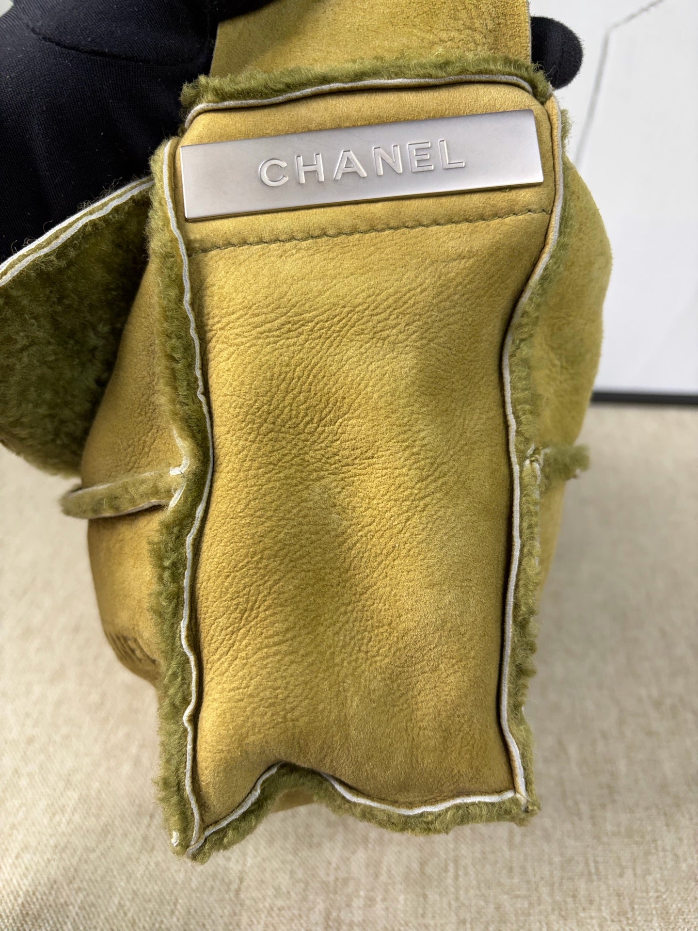 Chanel - Chanel Patchwork Shearling Flap Bag - Lamb shearling and suede leather - Green - (Medium)