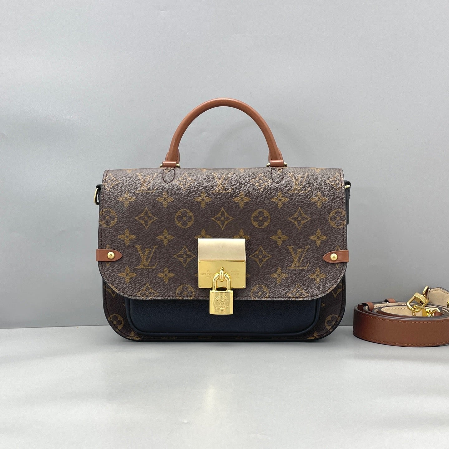 Louis Vuitton - Lock Messenger Bag - Monogram canvas and grained leather - Brown and Black - (medium)