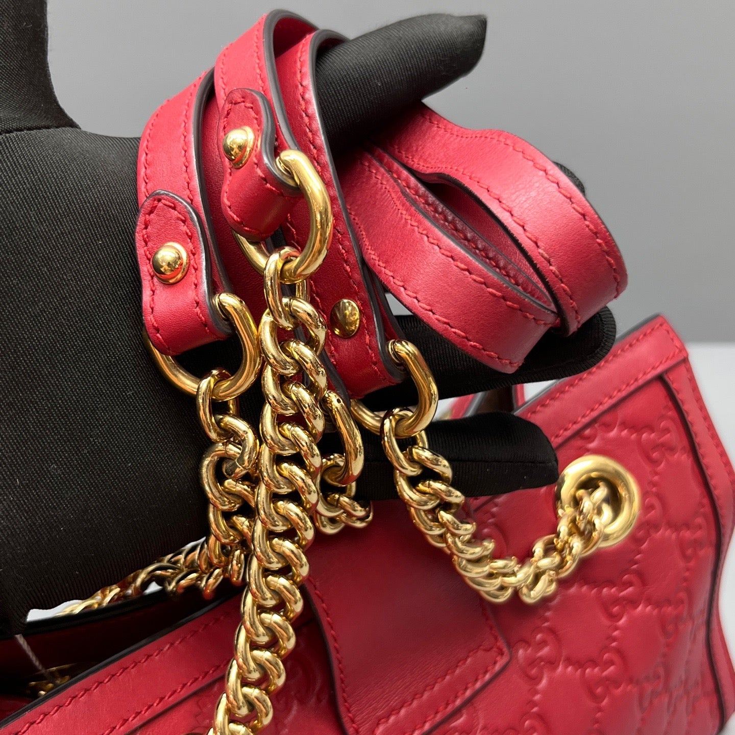Gucci - Padlock Tote - Guccissima embossed leather - Red with Gold-Tone Hardware - (Medium)
