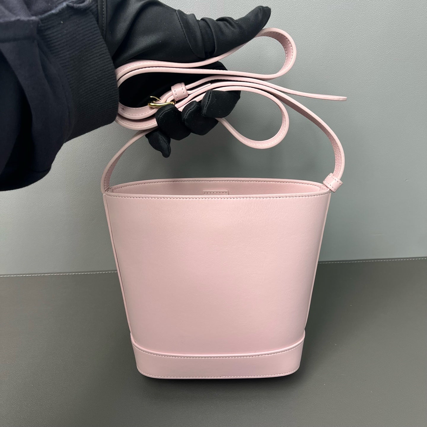 Celine - Triomphe Mini Bucket Bag - Calfskin leather - Pink - (mini)