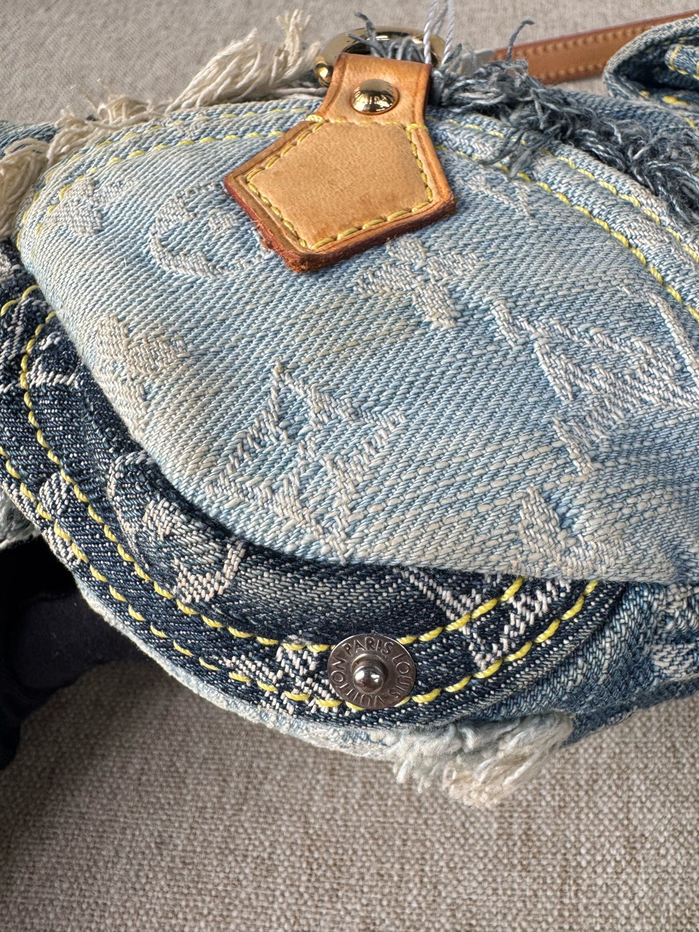 Louis Vuitton - Kapital Limited Edition Vintage Distressed Denim Patchwork Bag - Denim with natural cowhide leather trim - Blue - (Small)