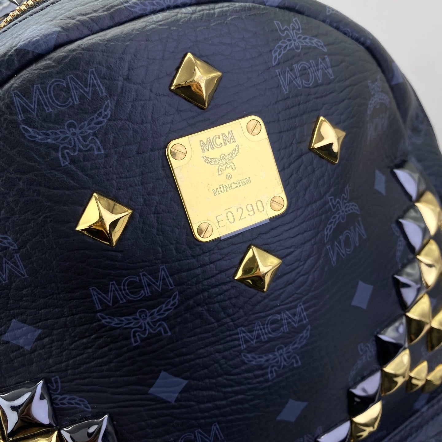 MCM - Stark Backpack - Leather - Black - (Large)