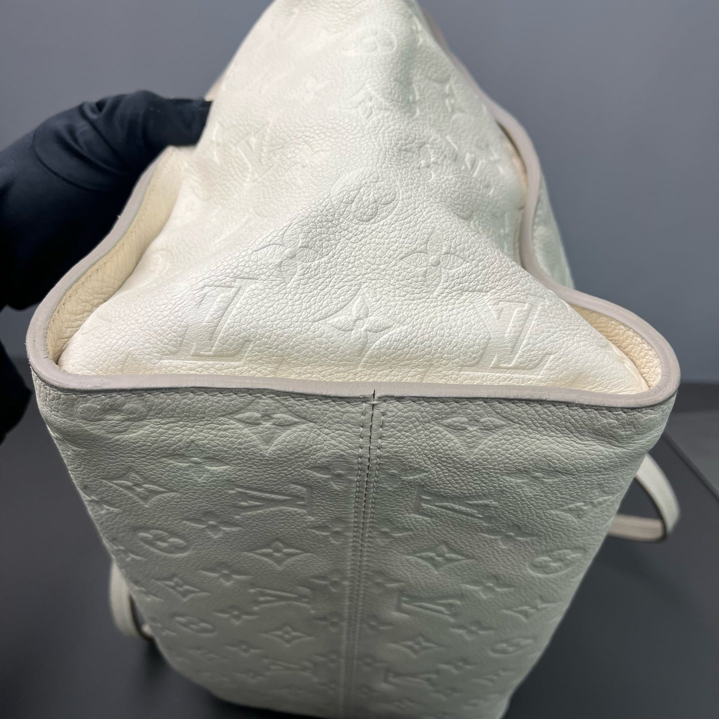 Louis Vuitton - Lumineuse - Leather - White - (large)
