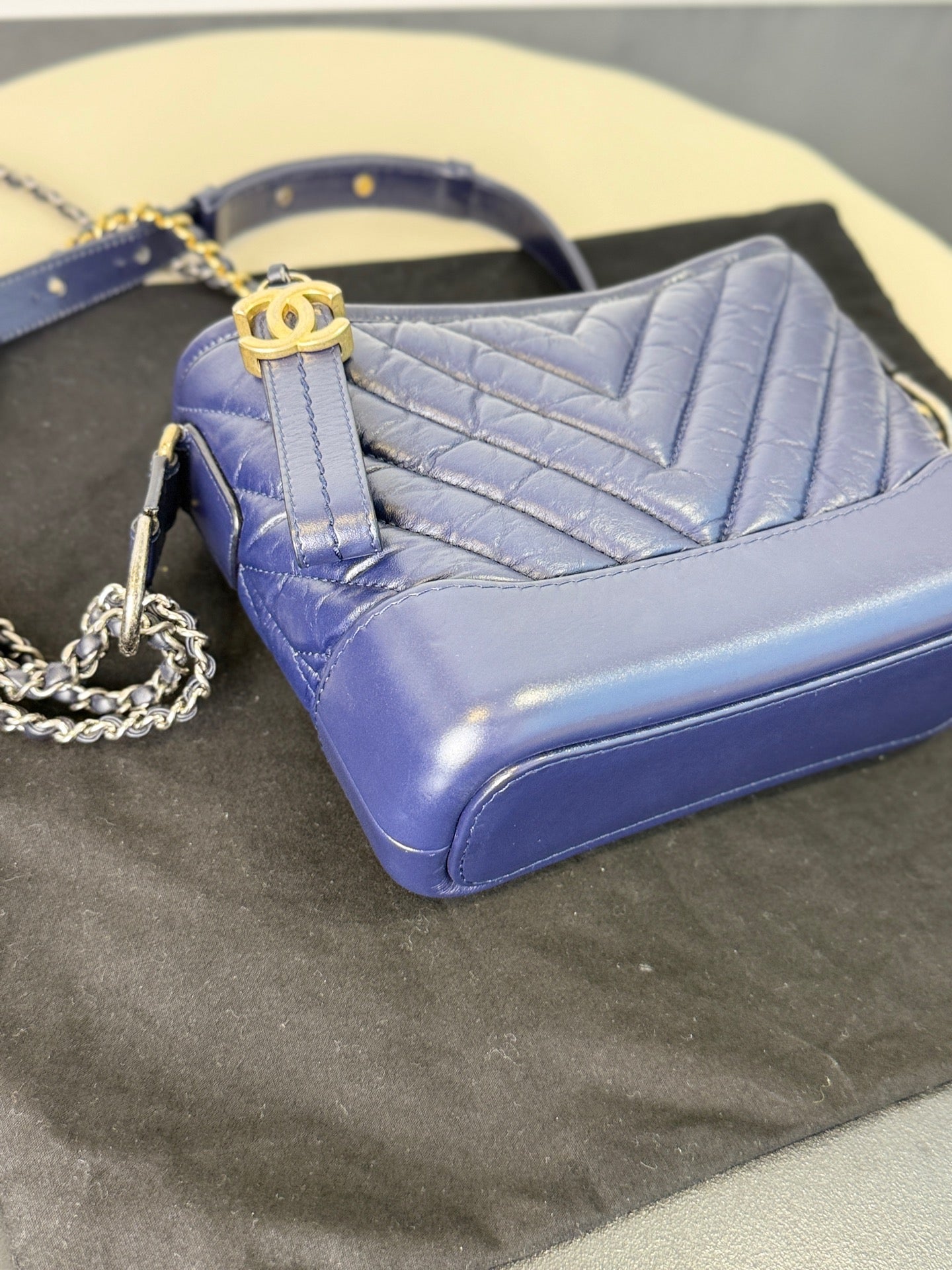 Chanel - Gabrielle Hobo Small - Aged calfskin leather - Navy - (small)