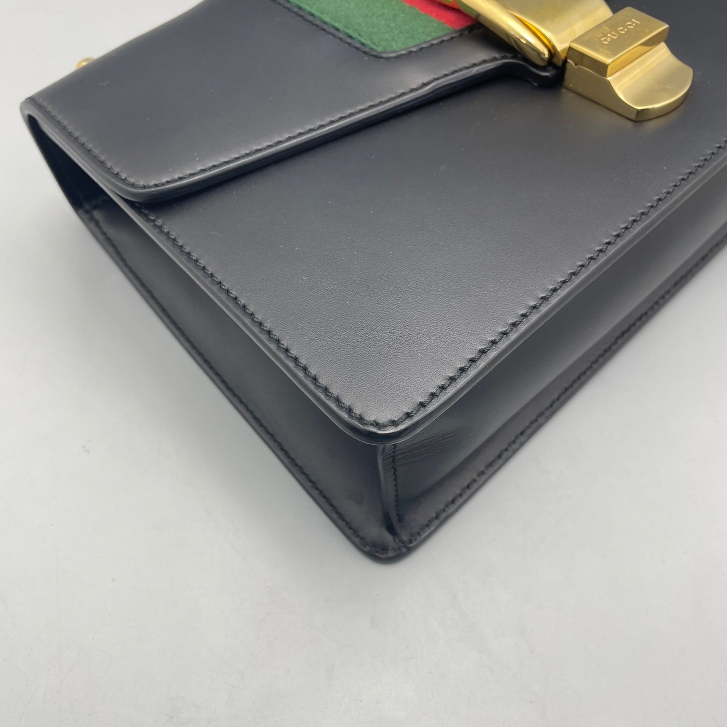 Gucci - Sylvie - Leather - Black - (Medium)