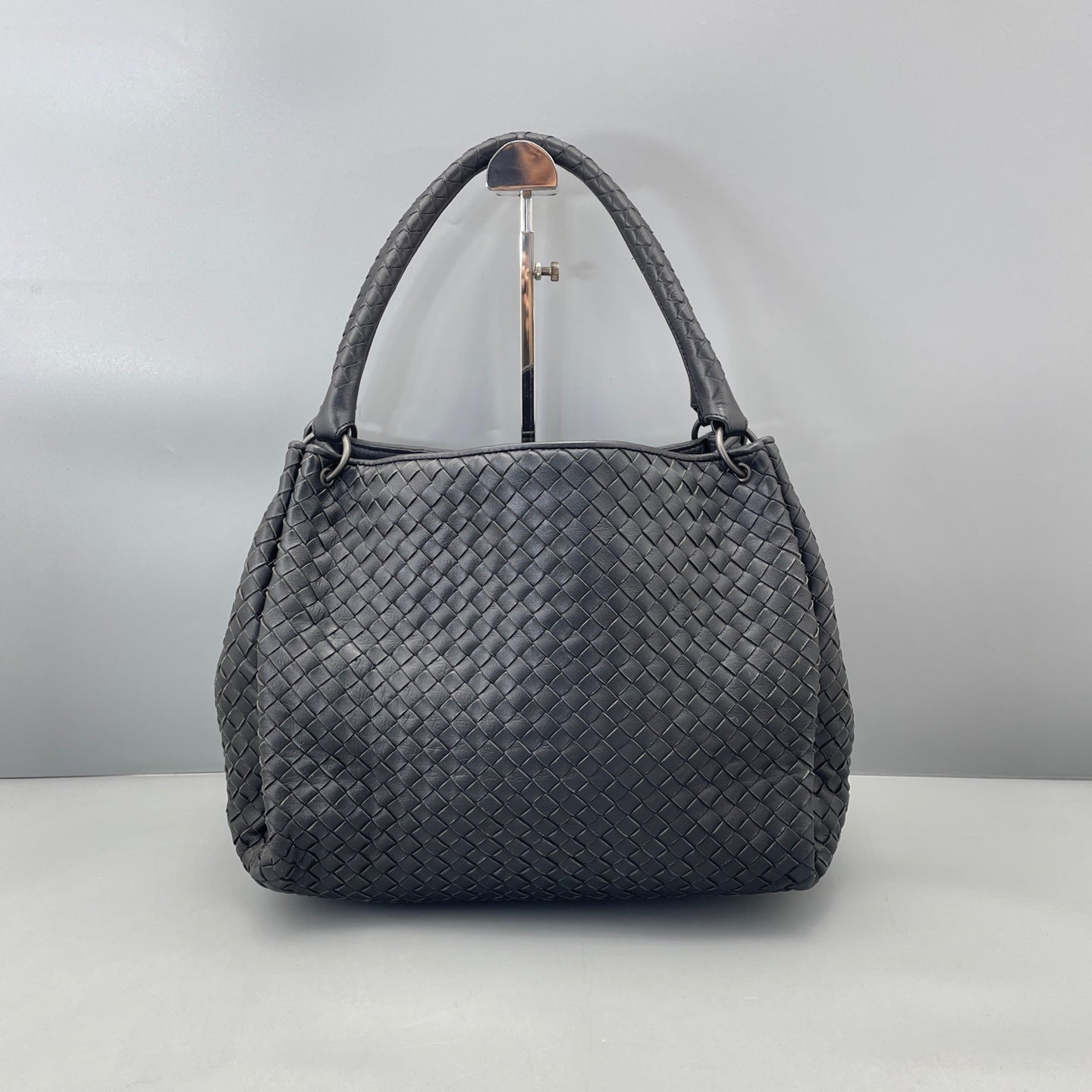 Bottega Veneta - Intrecciato Top Handle Shoulder Bag - Leather - Black - (medium)