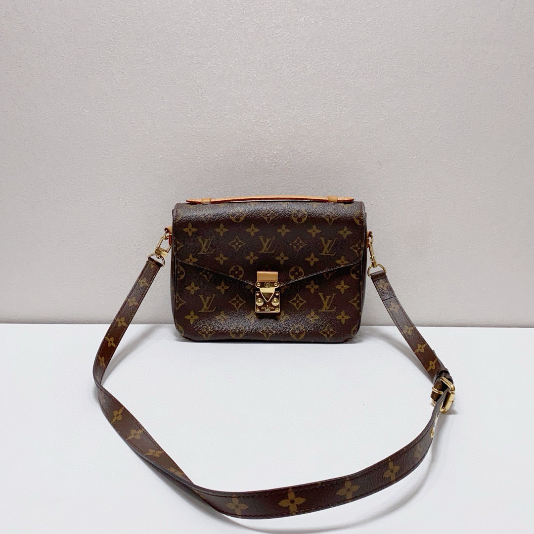Louis Vuitton - Pochette Metis - Monogram canvas with natural cowhide leather trim - Brown - (medium)