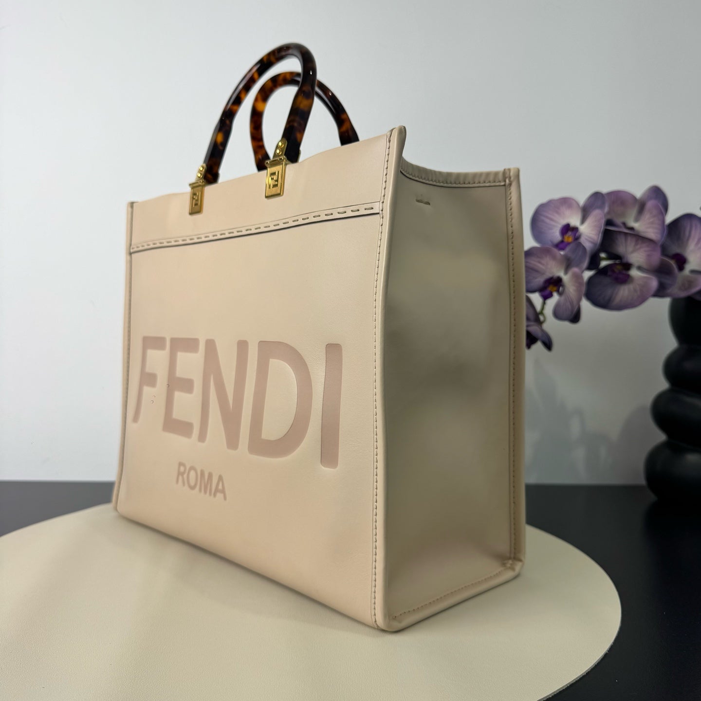 Fendi - Sunshine Shopper Tote - Leather - Cream White - (Medium)