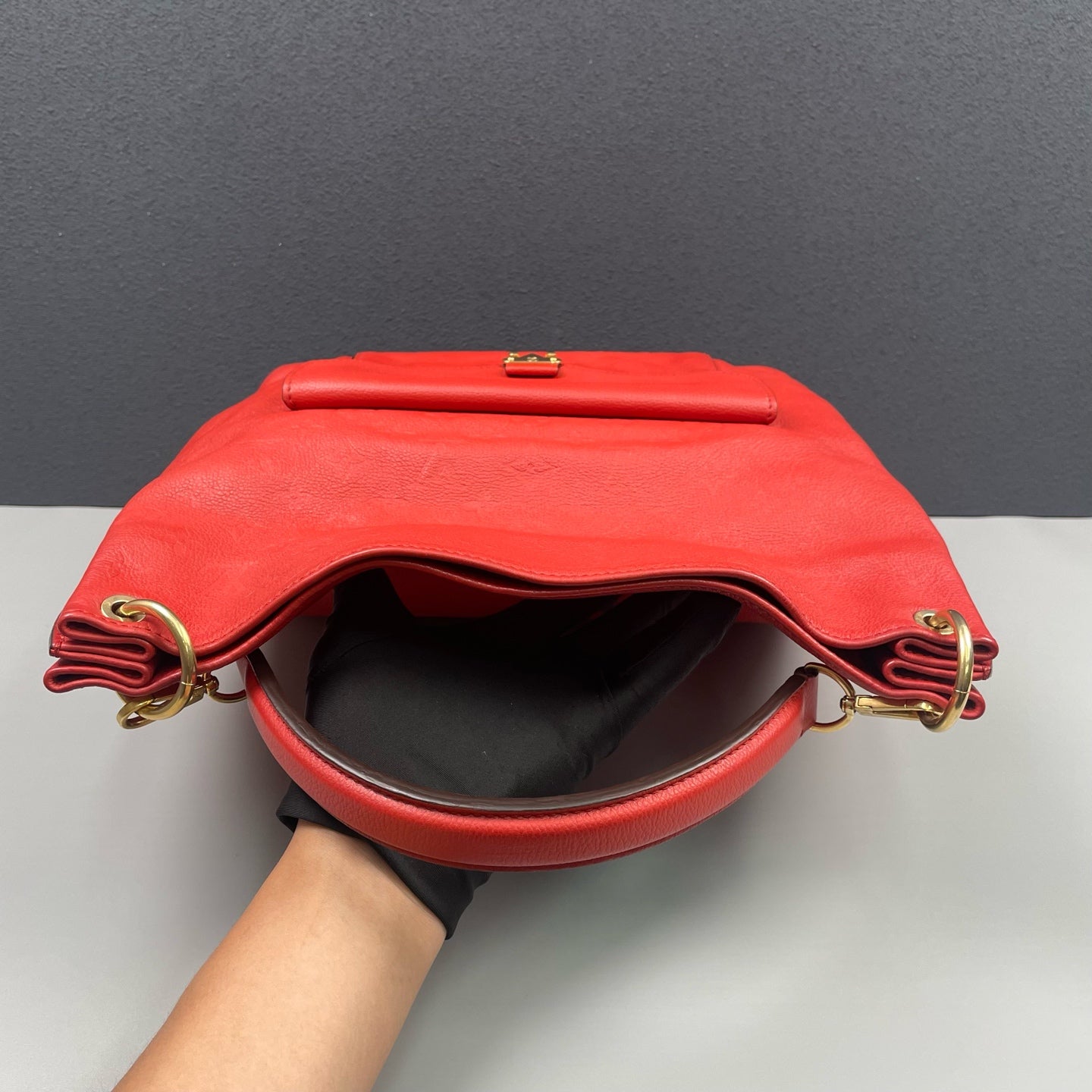 Louis Vuitton - Monogram Empreinte Hobo with Front Lock - Leather - Red - (medium)