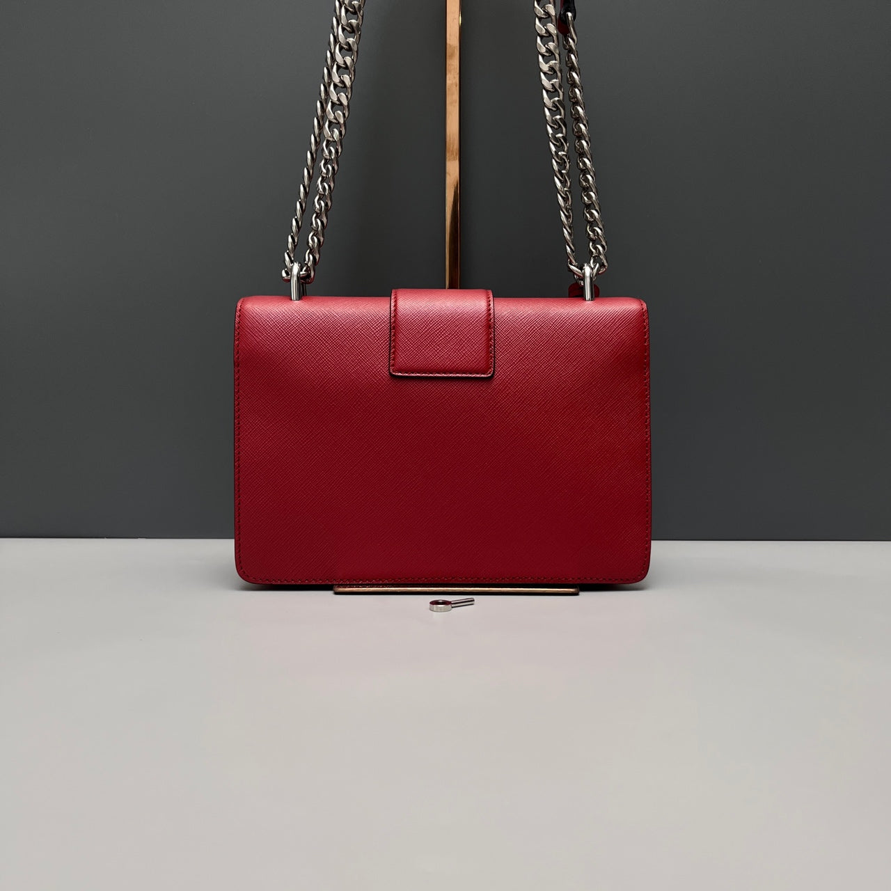 Prada - Chain Flap Bag - Saffiano leather - Red - (Medium)
