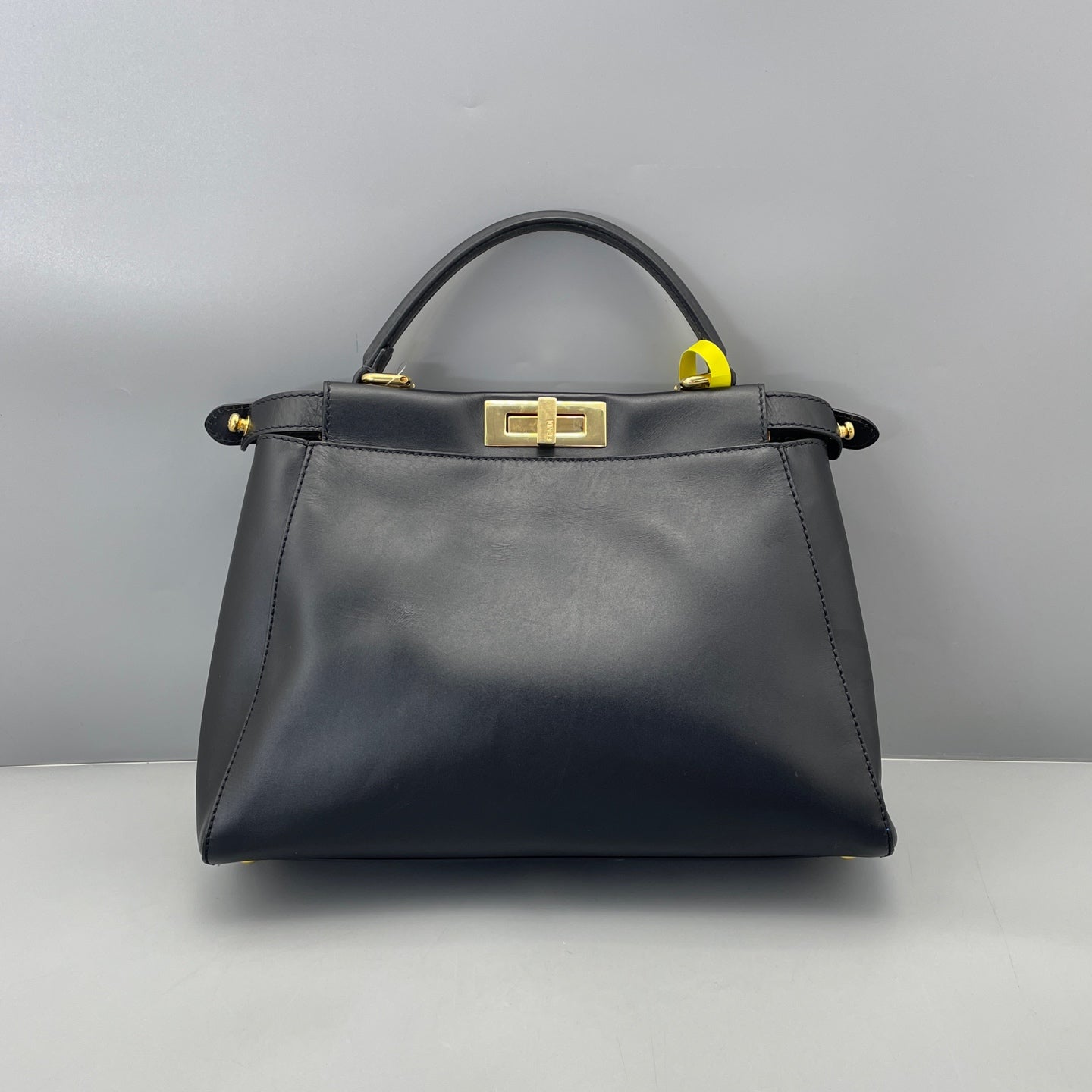 Fendi - Peekaboo Medium - Leather - Black - (medium)