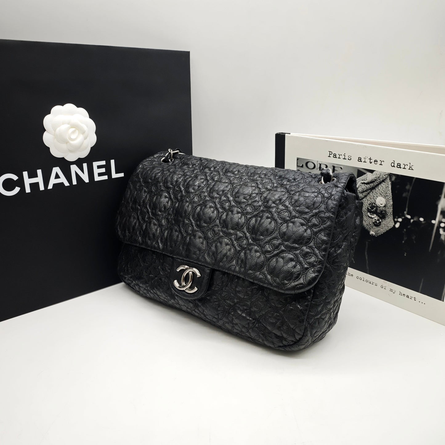 Chanel - Vintage Camellia Embossed Flap Bag - Leather - Black - (Medium)