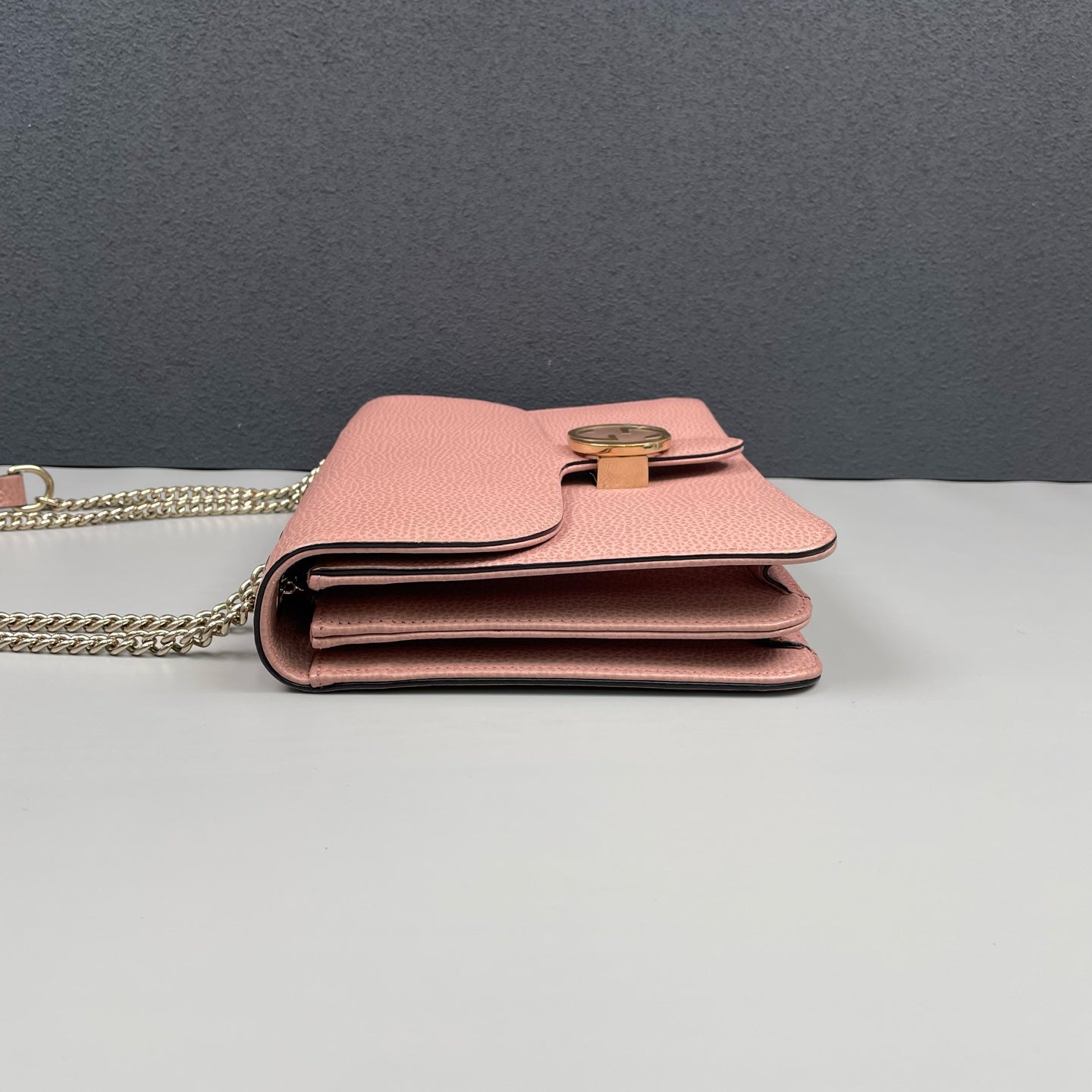 Gucci - Interlocking G Chain Shoulder Bag - Grained leather - Pink - (small)