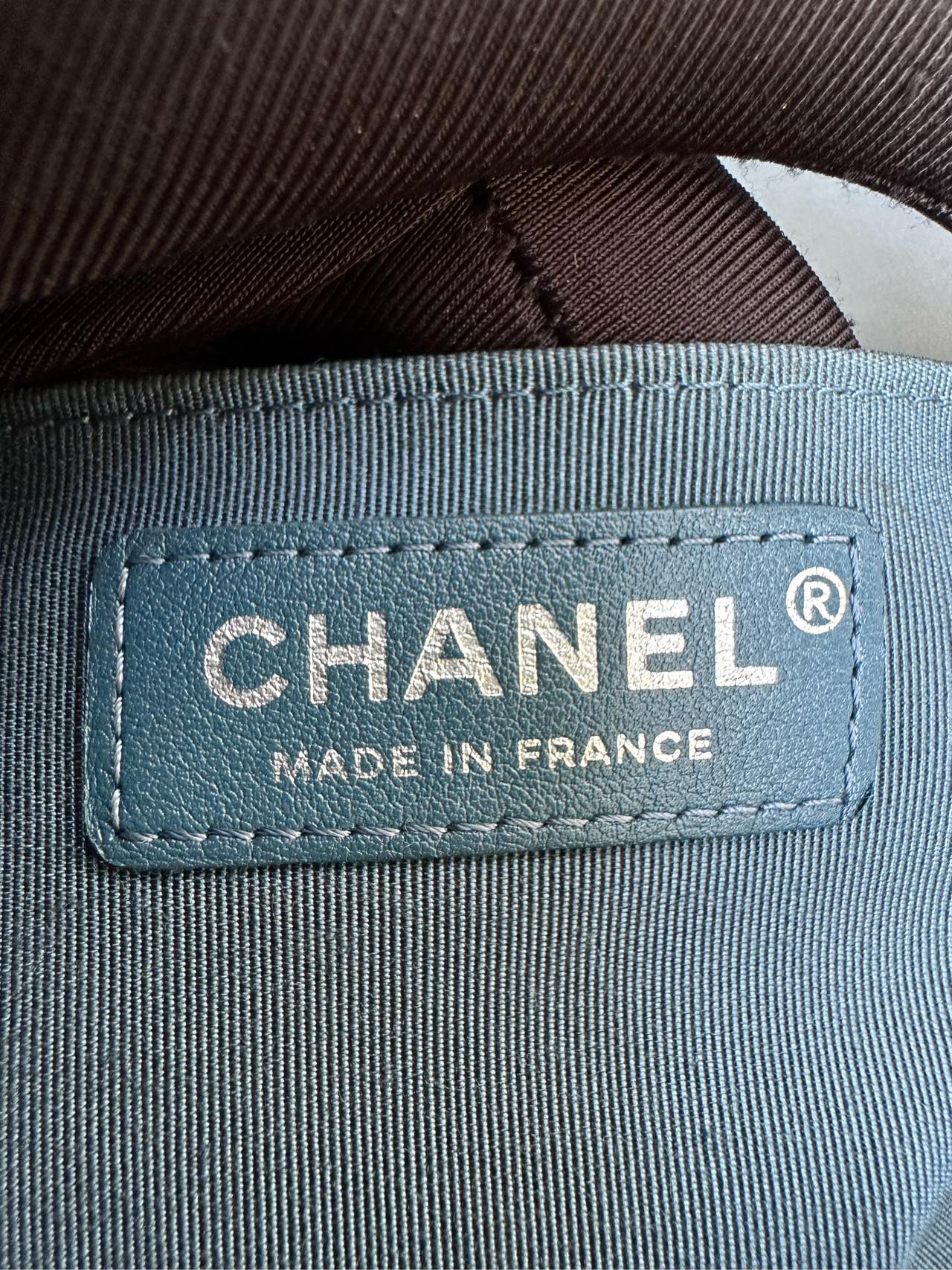 Chanel - Boy Bag Medium - Calfskin leather - Blue - (Medium)