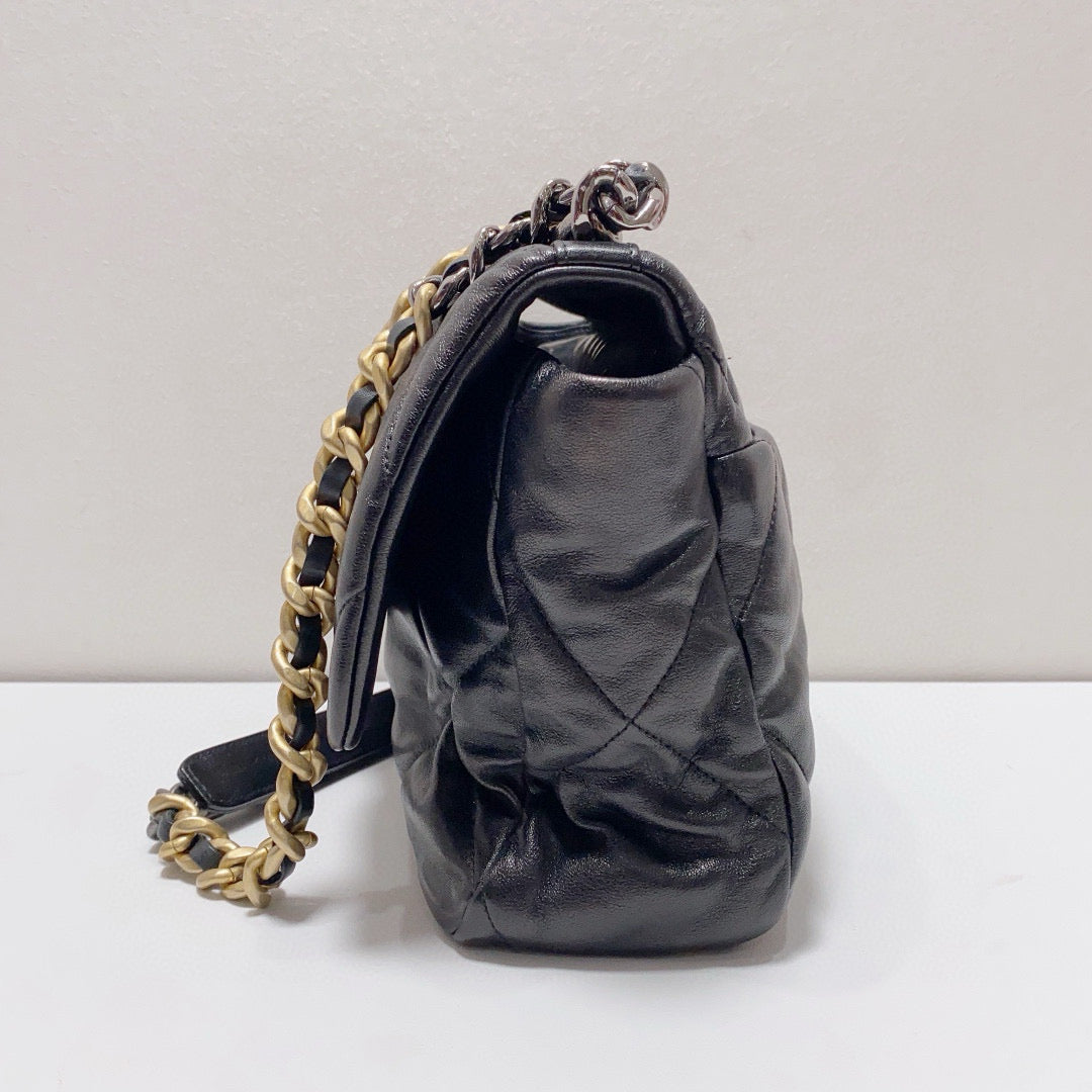 Chanel - 19 Bag - Lambskin leather - Black - (medium)