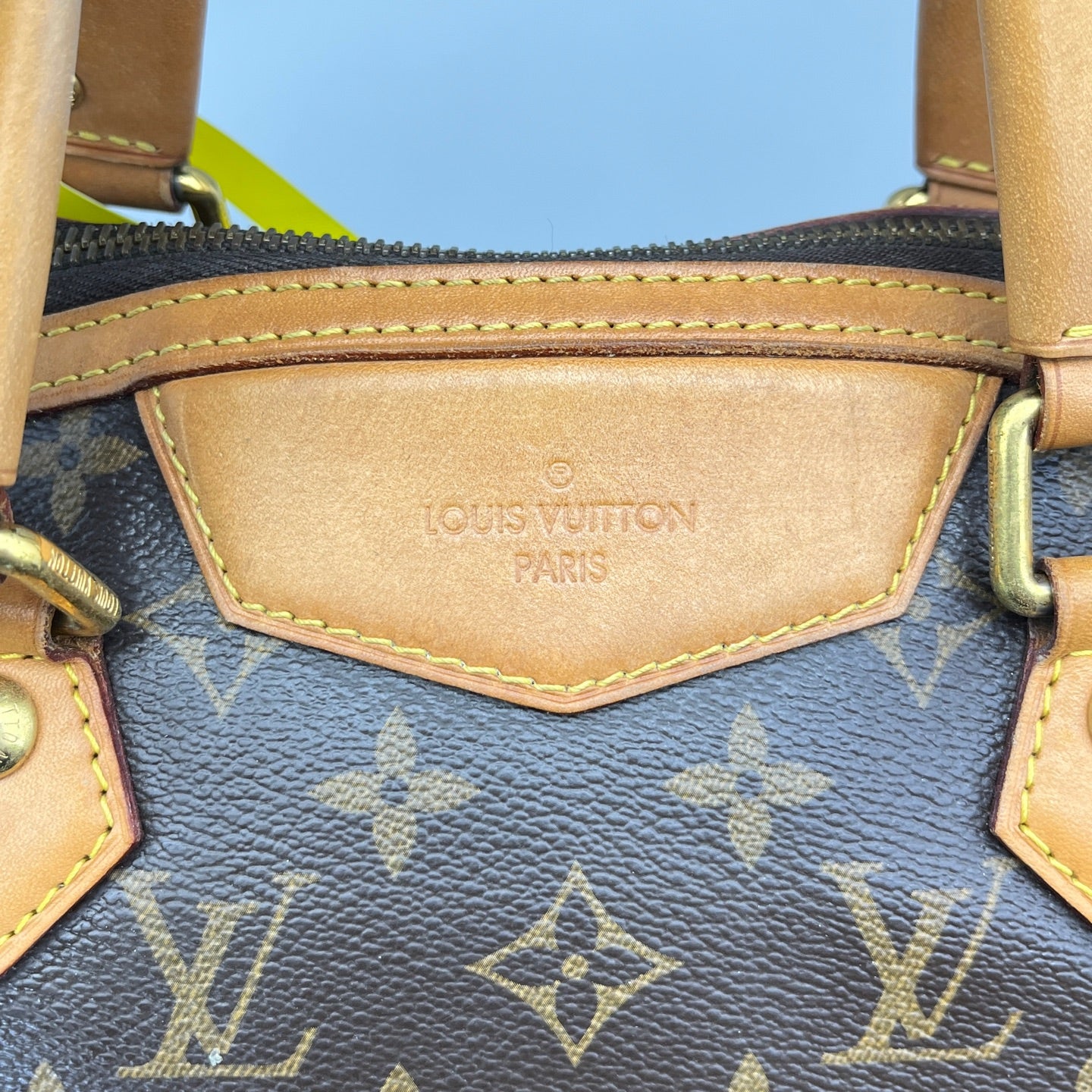 Louis Vuitton - Sirius Monogram Canvas - Leather - Brown - (Medium)