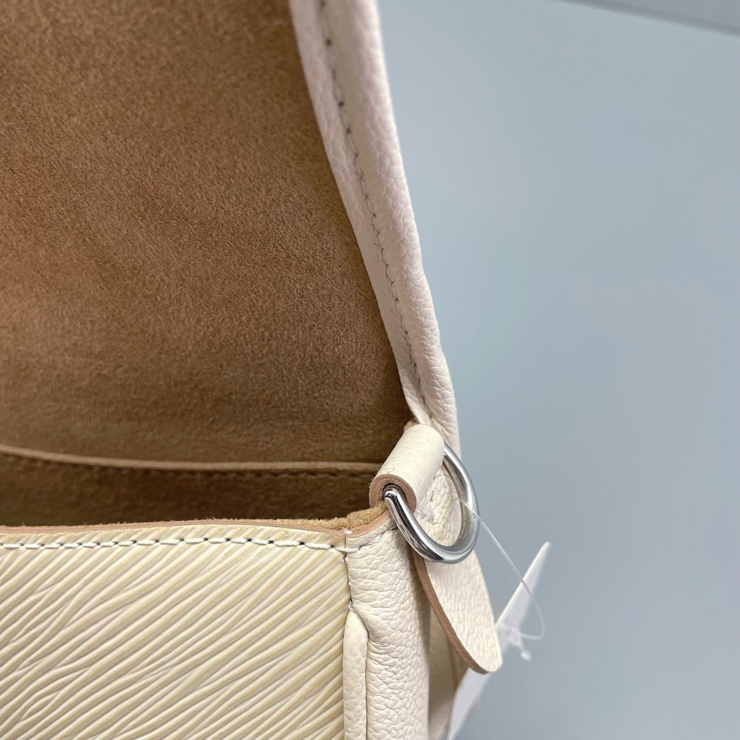 Louis Vuitton - Baguette Shoulder Bag - Epi leather - White - (Small)