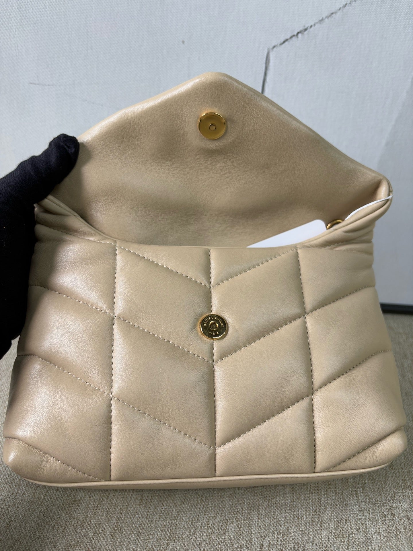 Saint Laurent - LouLou Puffer - Lambskin leather - Beige with Gold-Tone Hardware - (Small)