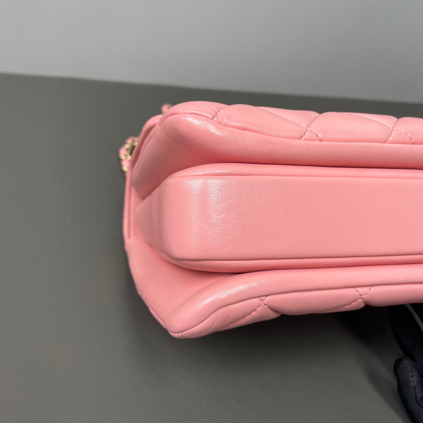 Chanel - Trendy CC - Quilted lambskin leather - Pink with Gold-Tone Hardware - (medium)