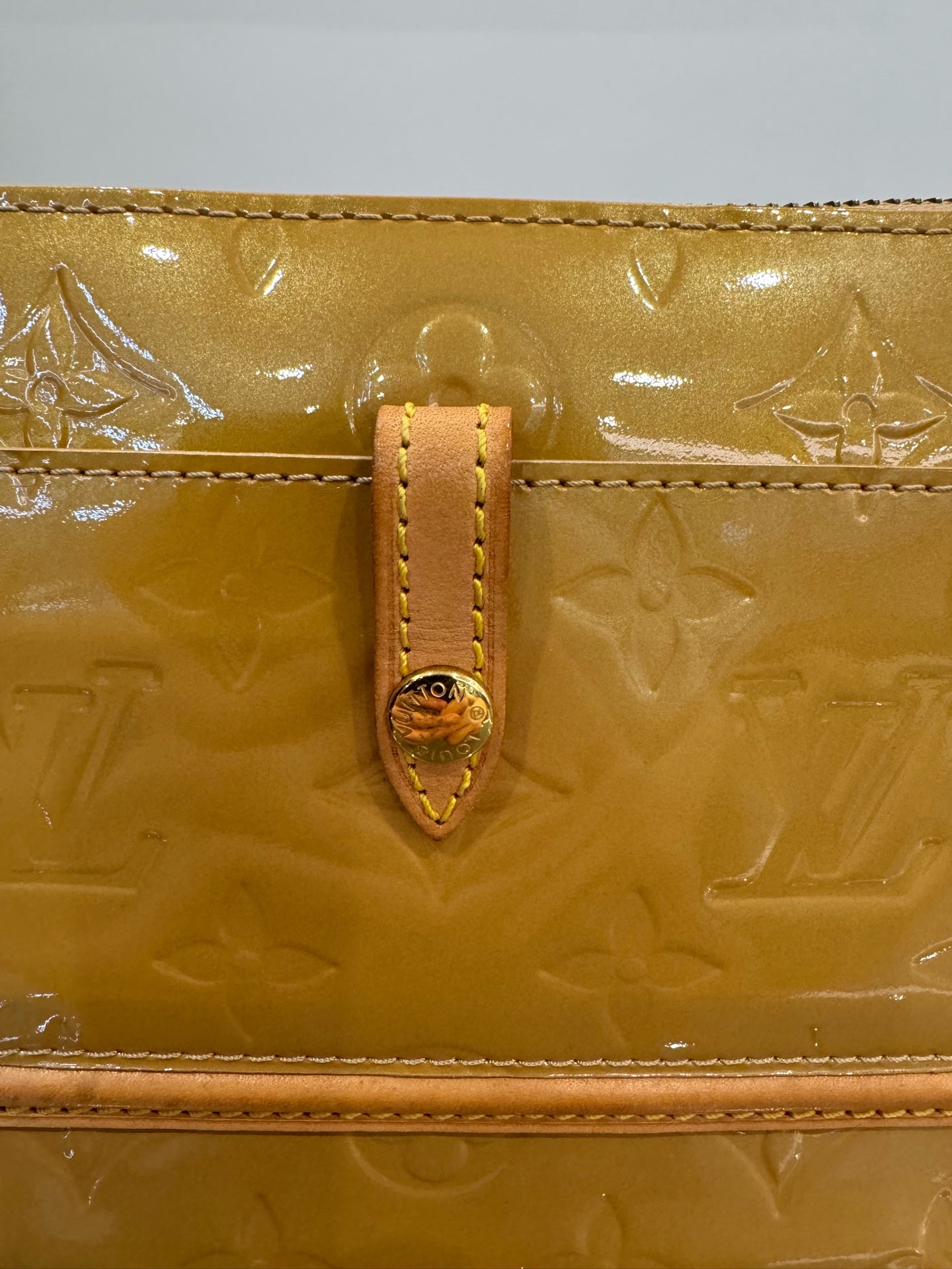 Louis Vuitton - Pochette Accessoires - Patent leather - Golden Yellow with natural Vachetta leather trim - (small)