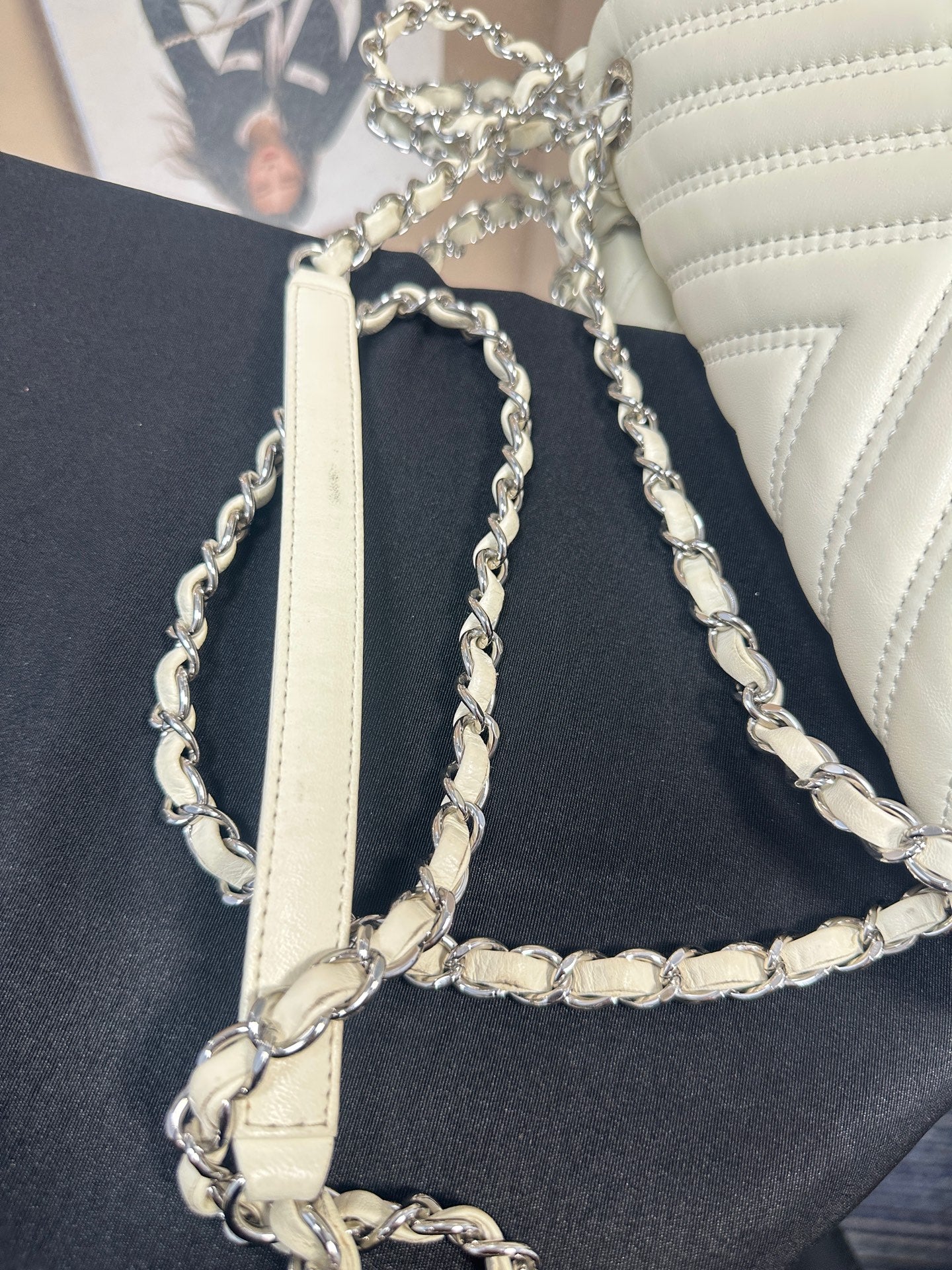 Chanel - Seasonal Flap Bag - Lambskin leather - White - (medium)