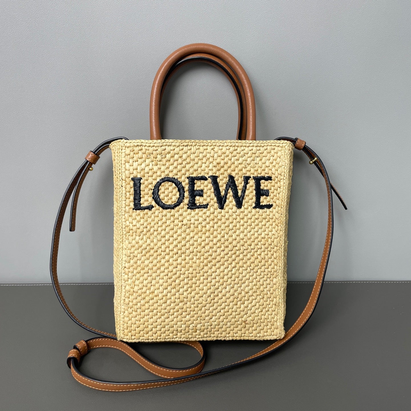LOEWE - A5 Letter Logo Raffia Tote Bag - Raffia and Calfskin Leather - Beige - (Small)