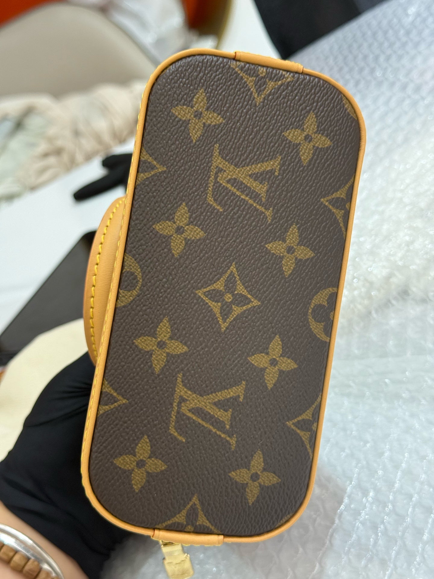 Louis Vuitton - Alma Nano - Monogram coated canvas with Vachetta leather trim - Brown - (mini)
