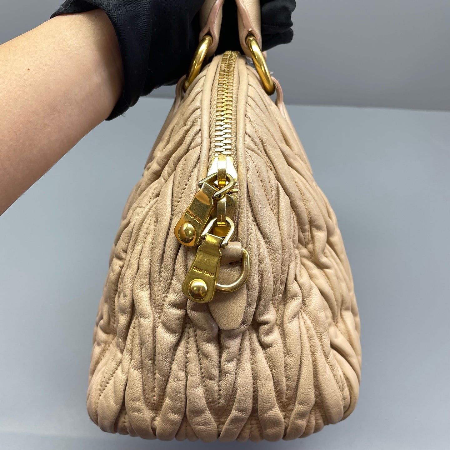 Miu Miu - Matelassé Bowling Bag - Lambskin leather - Beige - (Medium)