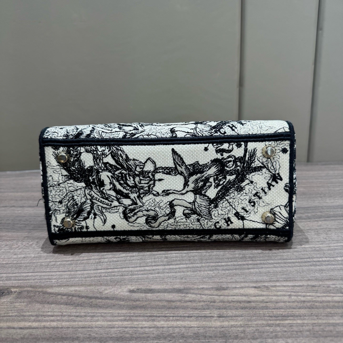 Dior - Lady Dior Bag - Embroidered cloth - Black and White - (medium)