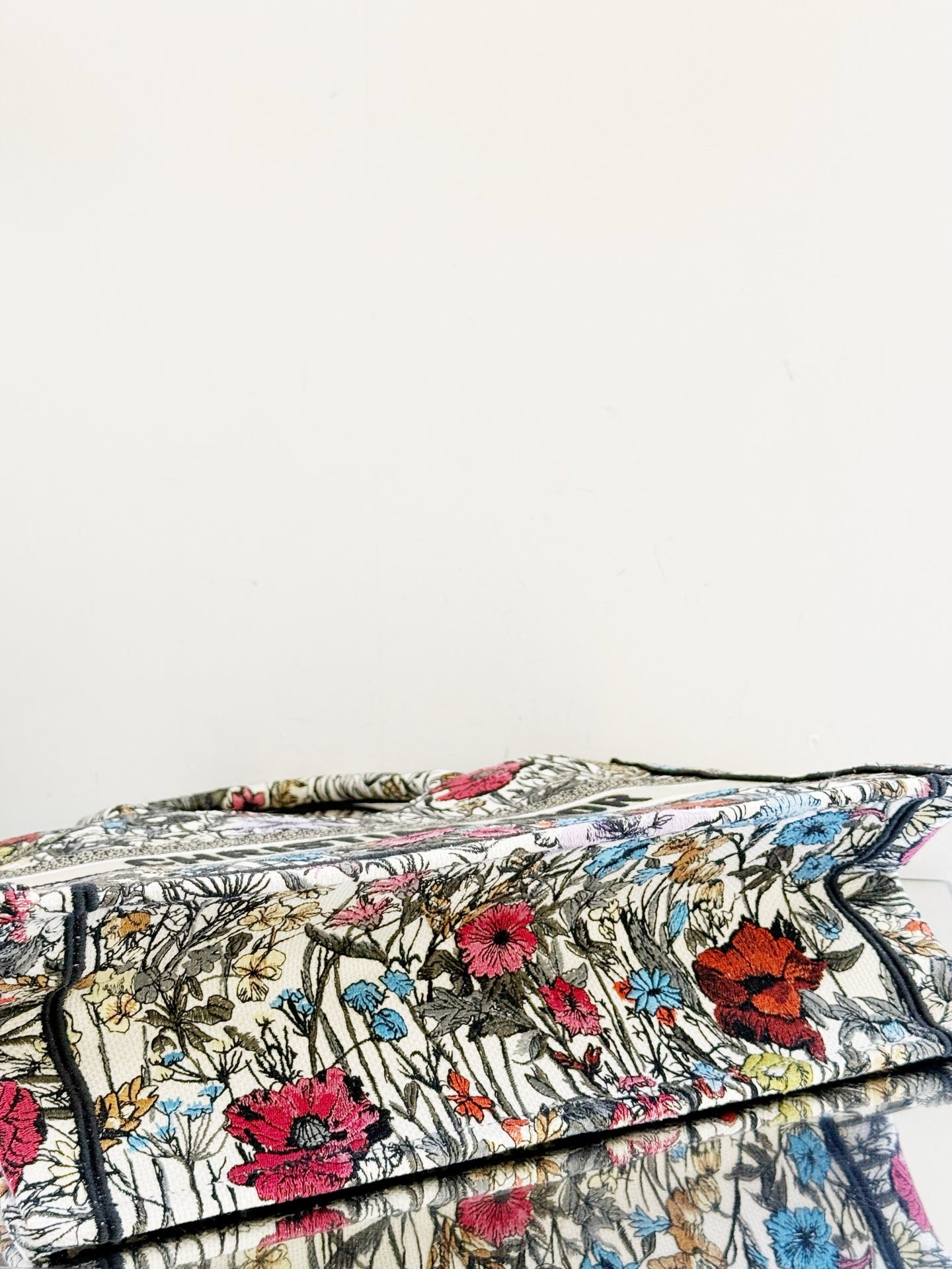 Dior - Dior Book Tote Limited Edition "Wheat and Hibiscus" - Embroidered canvas - Multicolour - (medium)