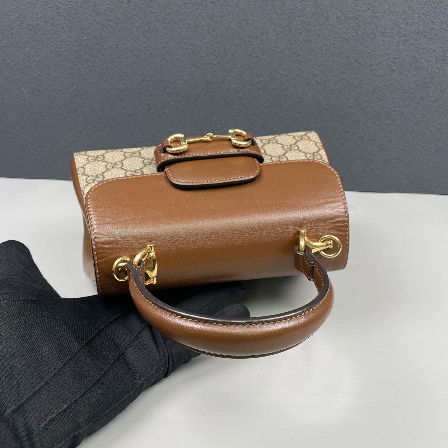 Gucci - Horsebit 1955 Messenger Bag - GG Supreme coated canvas with brown leather trim - Brown - (small)