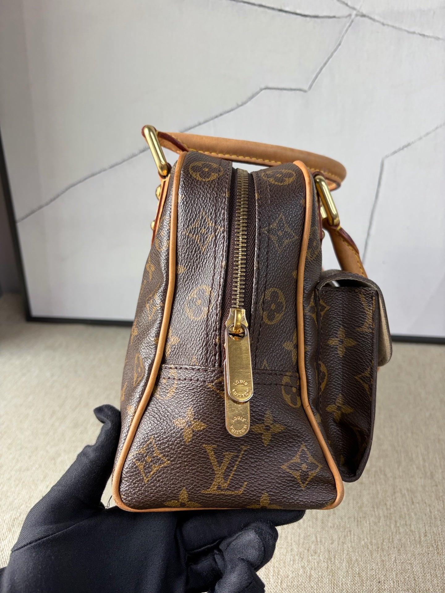 Louis Vuitton - Manhattan PM - Monogram canvas with Vachetta leather trim - Brown - (small)