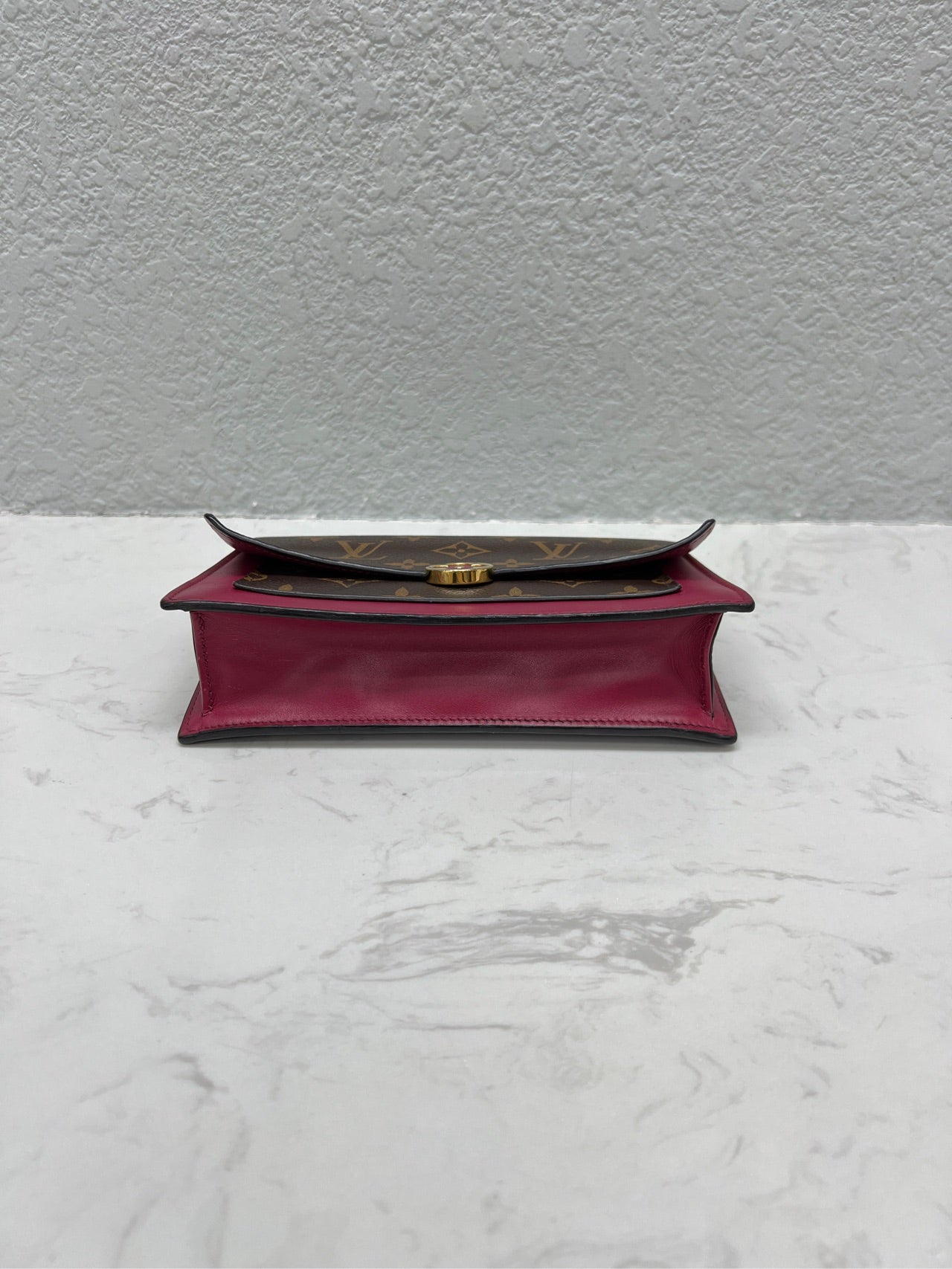 Louis Vuitton - Pochette Felicie Monogram Flower Lock - Monogram coated canvas with smooth leather trim and interior lining - Brown and Red - (mini)
