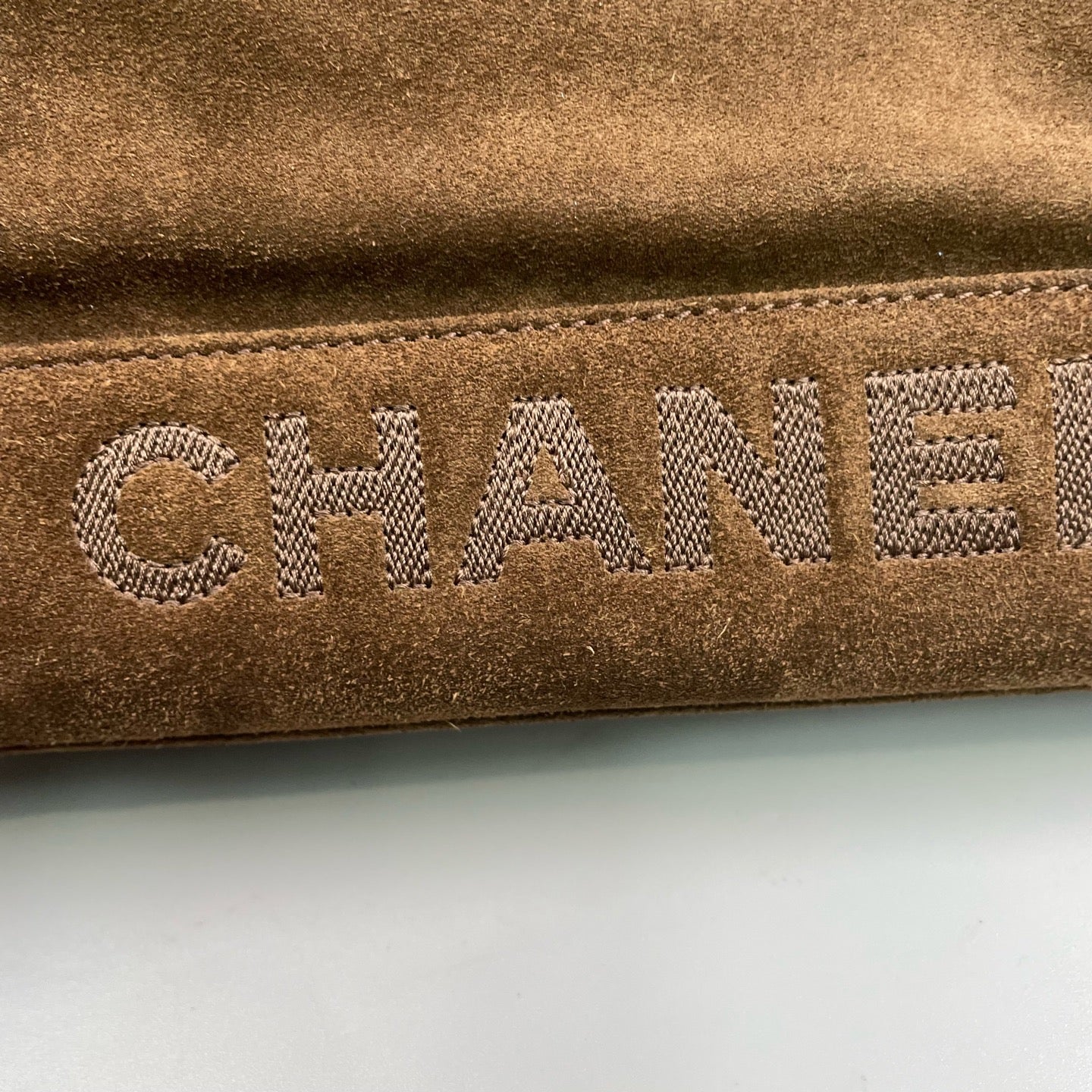 Chanel - Vintage Suede Shoulder Tote Bag - Suede - Brown - (Medium)