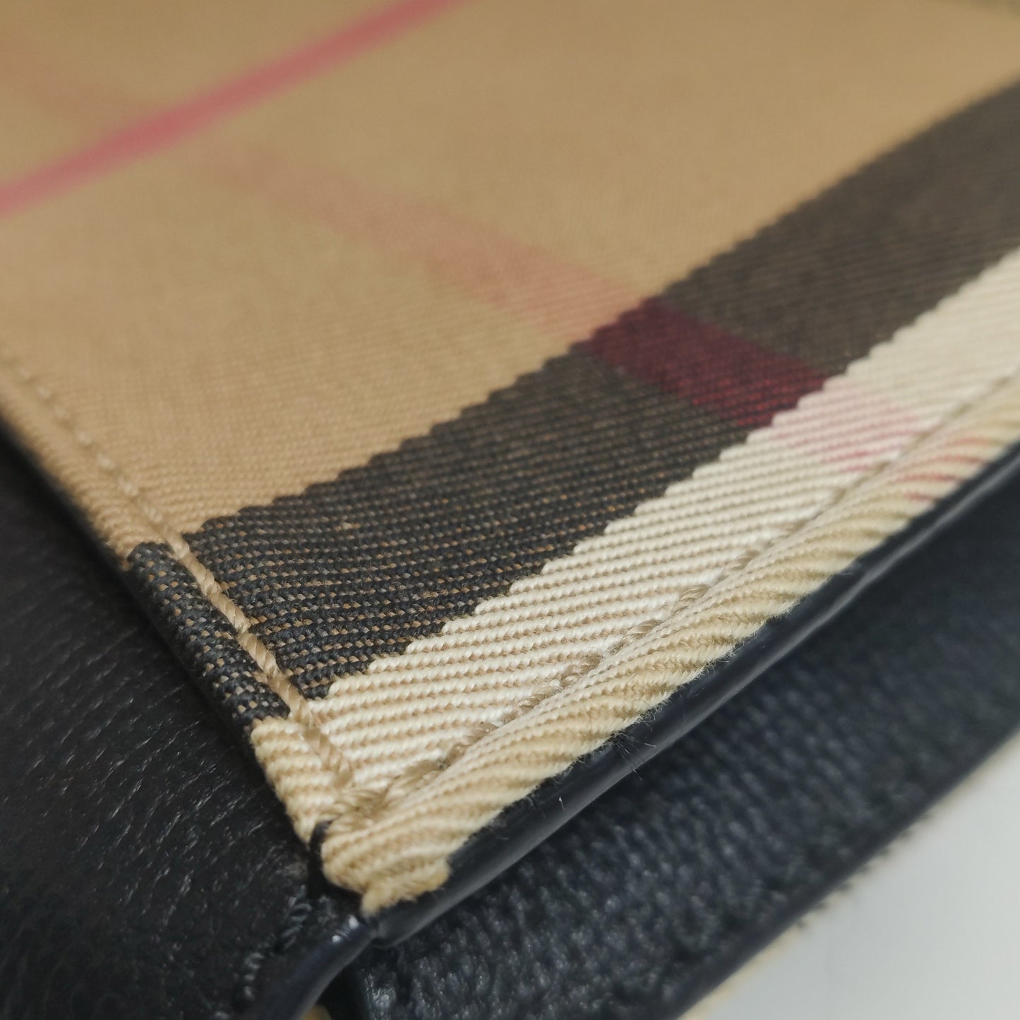 Burberry - 80386251 - Grained leather and Nova Check canvas - Black - (mini)