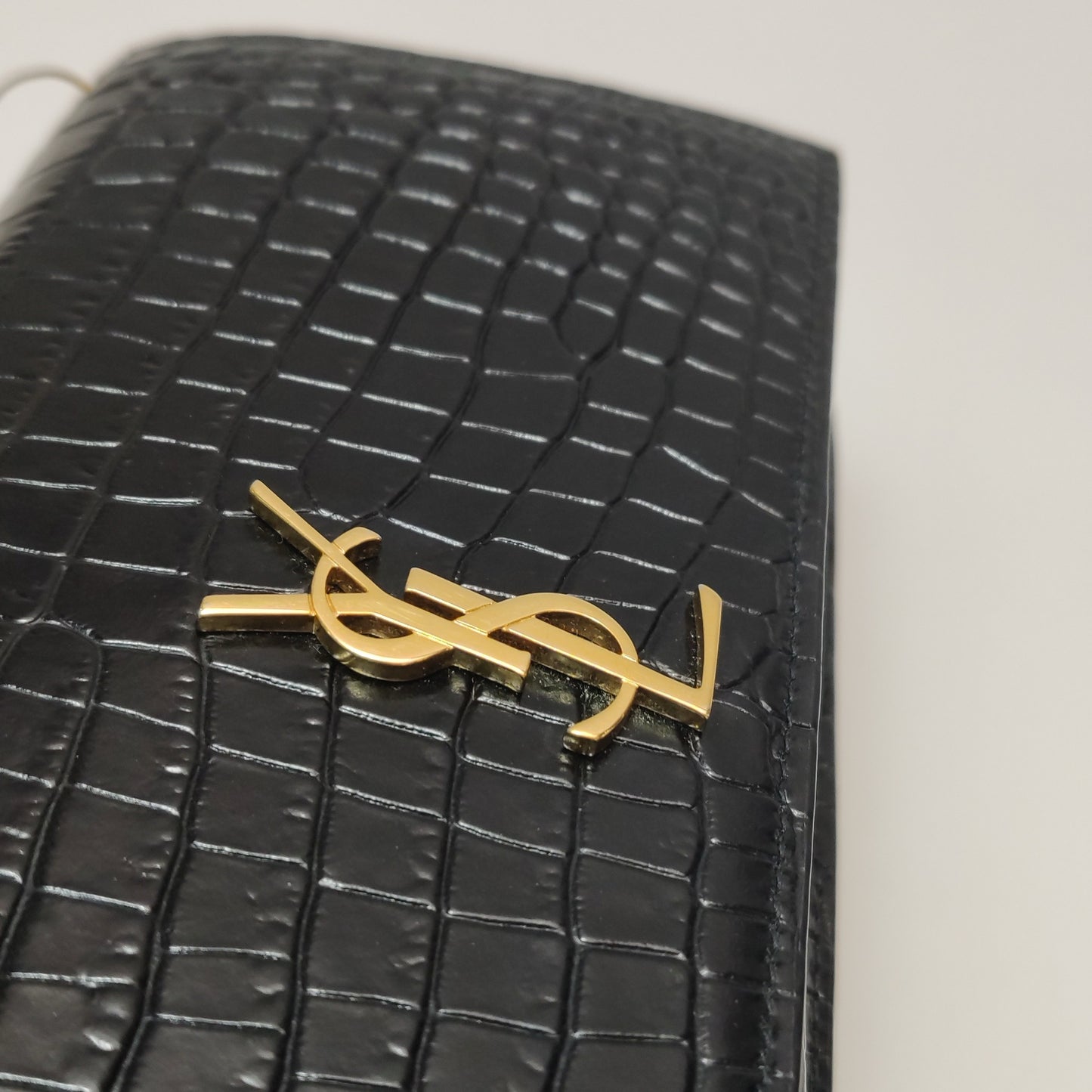 Saint Laurent - Monogram Wallet on Chain (WOC) - Calfskin leather with crocodile embossing - Black with Gold-Tone Hardware - (Mini)