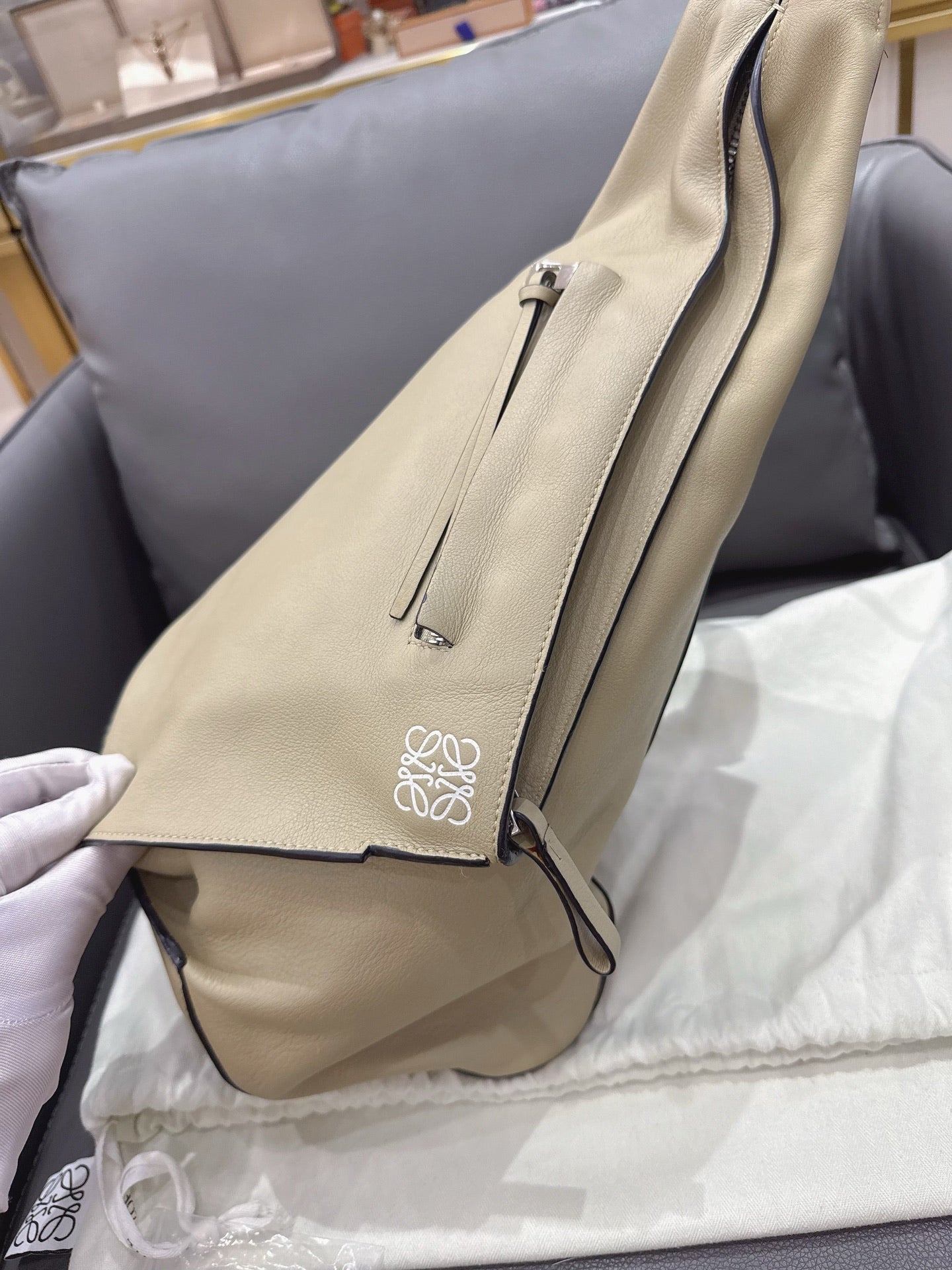 Loewe - Anton Sling Bag - Leather - Beige - (Large)