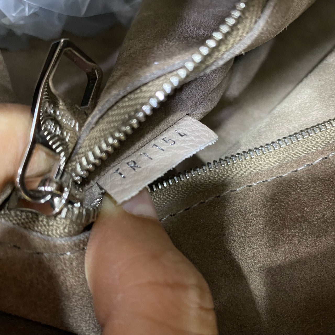 Louis Vuitton - Top Handle Handbag - Grained leather - Grey - (large)