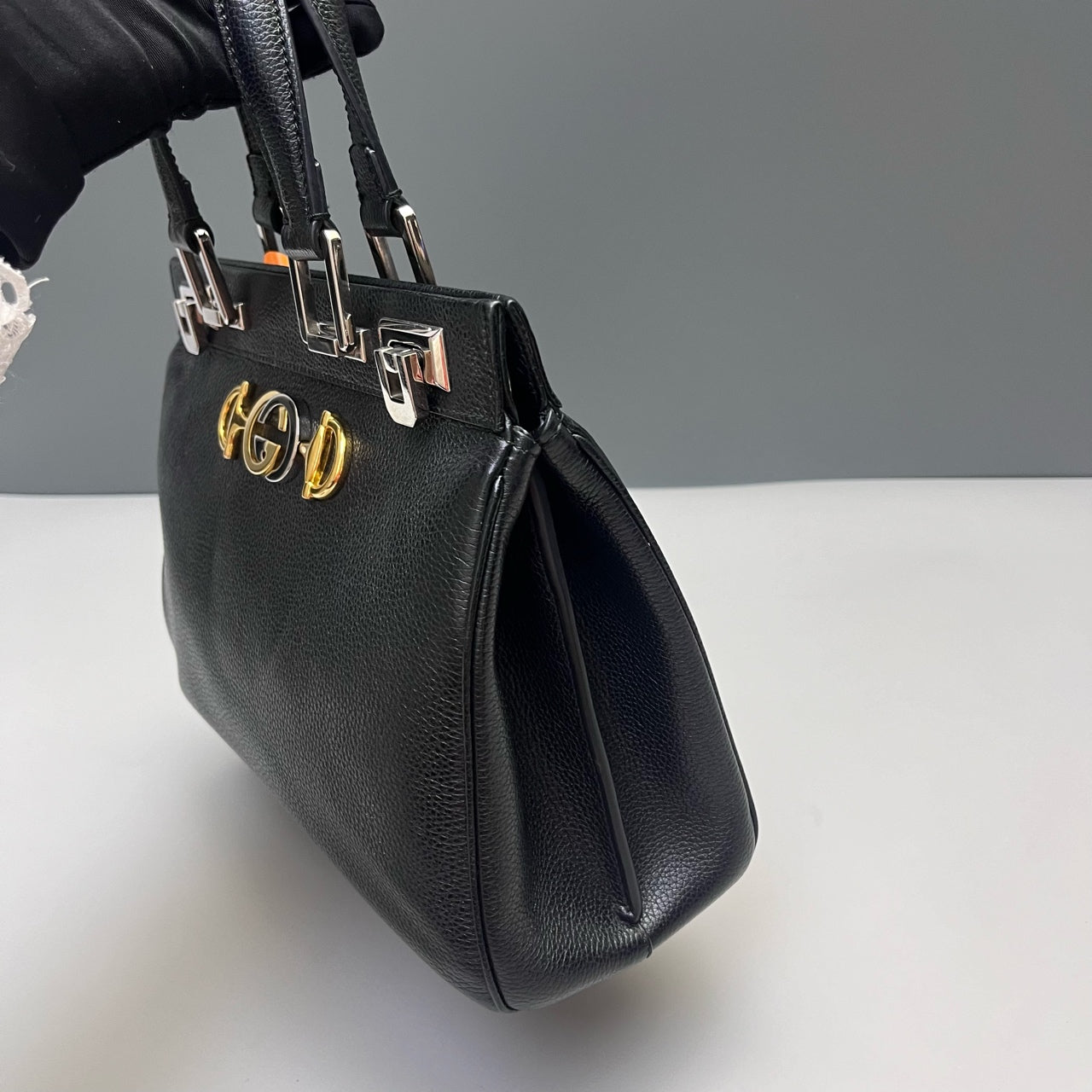Gucci - Zumi - Pebbled leather - Black - (medium)