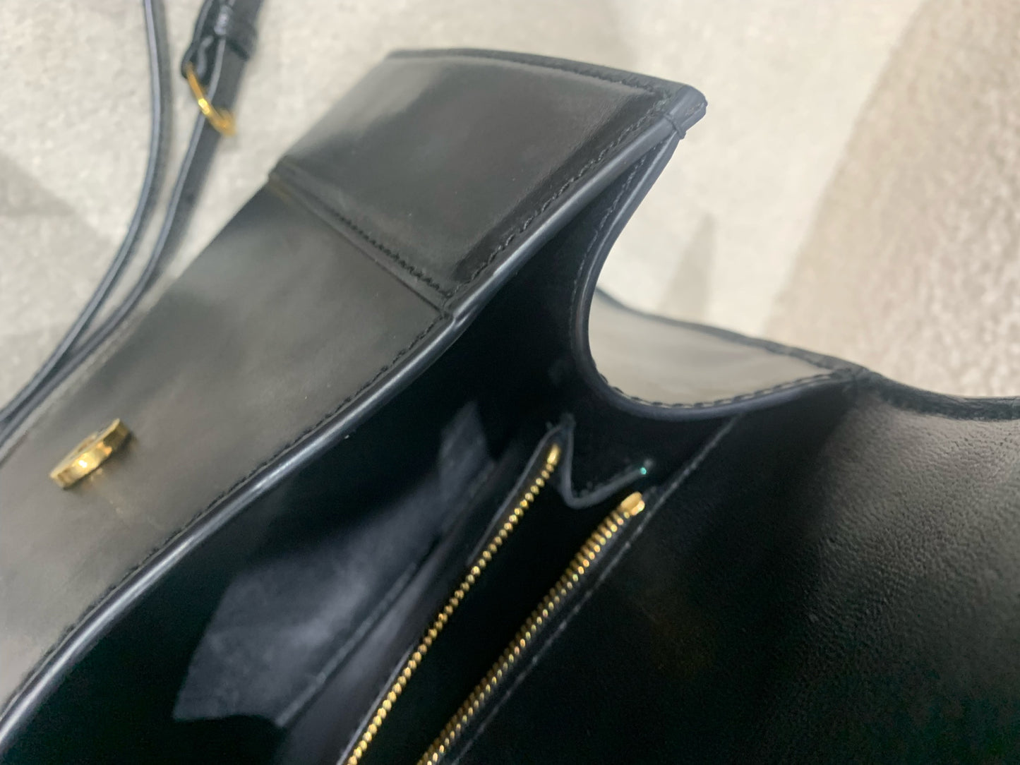 Balenciaga - Hourglass - Smooth calfskin leather - Black - (Small)