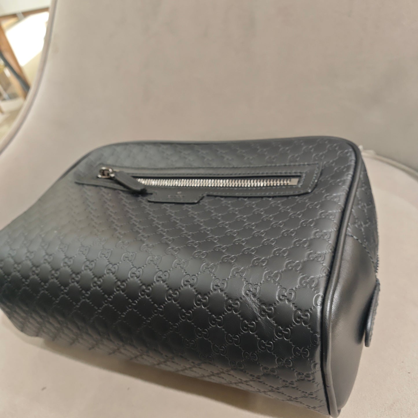 Gucci - Microguccissima Toiletry Pouch - Embossed cowhide leather - Black - (medium)
