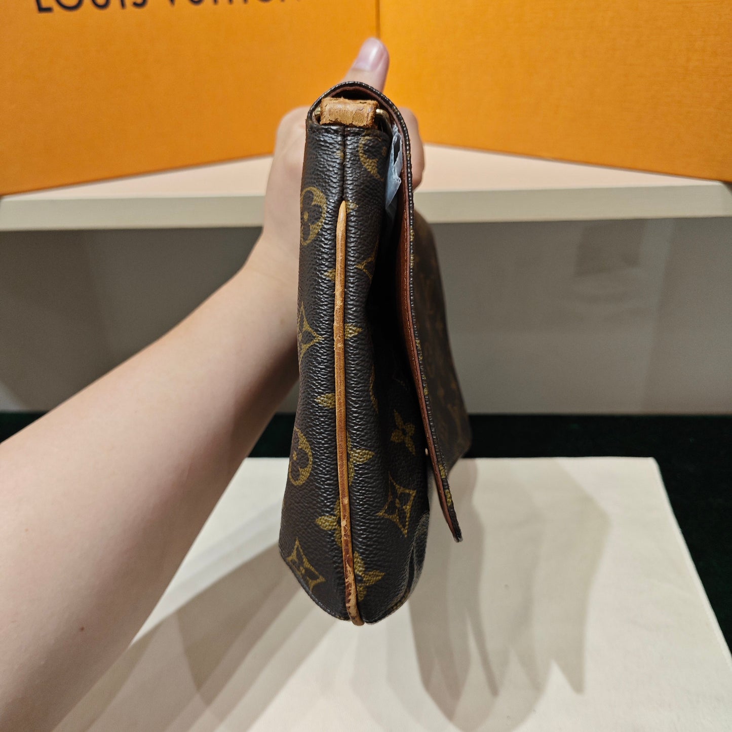 Louis Vuitton - Pochette Bosphore - Monogram coated canvas with vachetta leather trim and textile lining - Brown - (small)