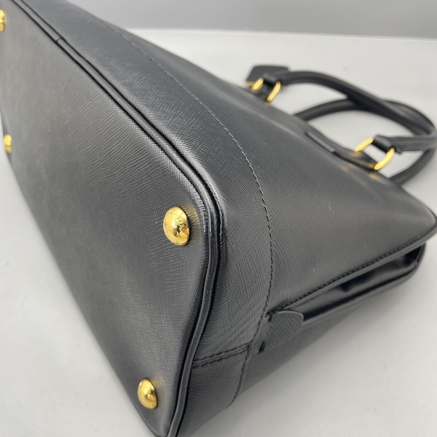 Prada - Saffiano Lux Dome Satchel - Saffiano leather - Black - (medium)