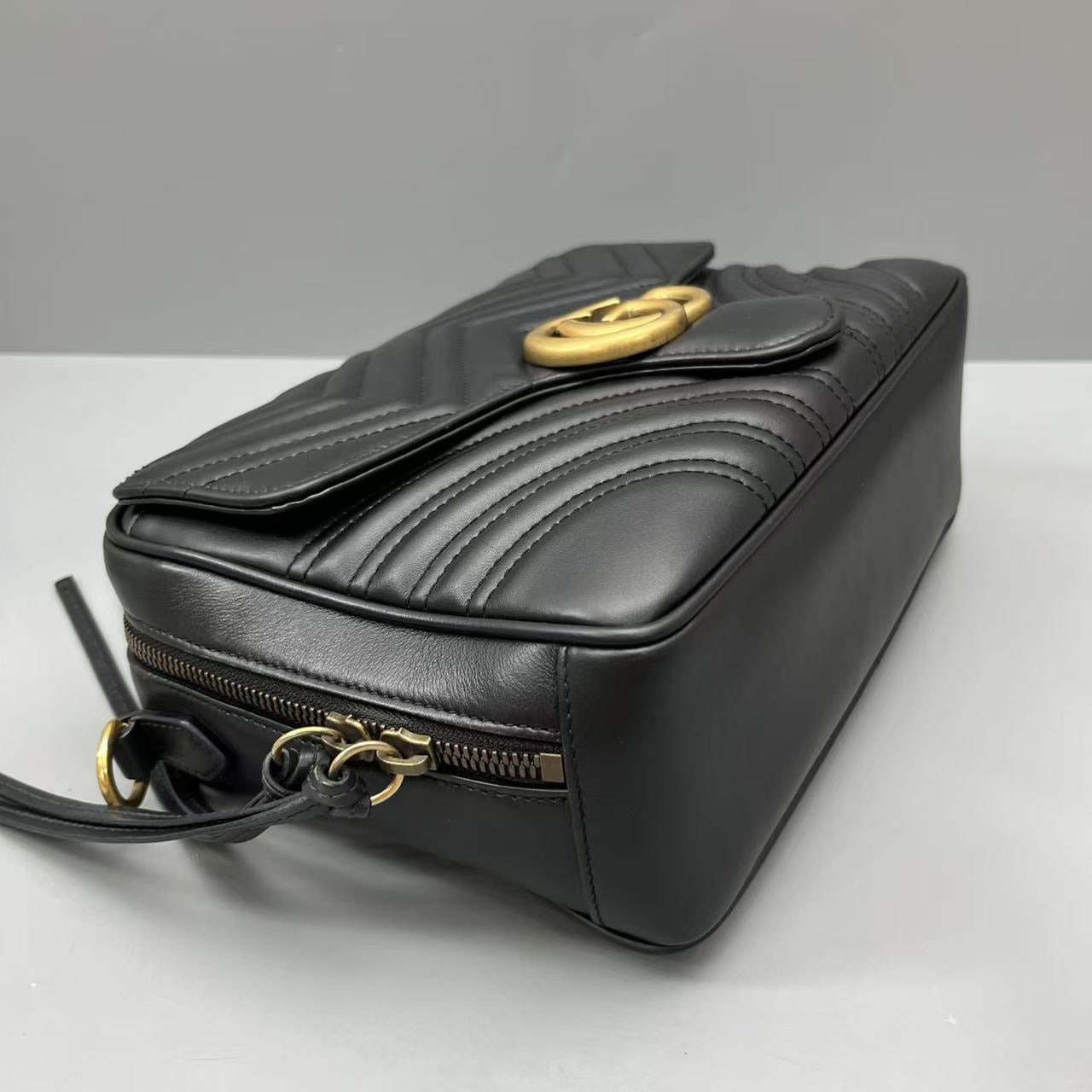 Gucci - GG Marmont Matelassé Messenger Bag - Leather - Black - (medium)