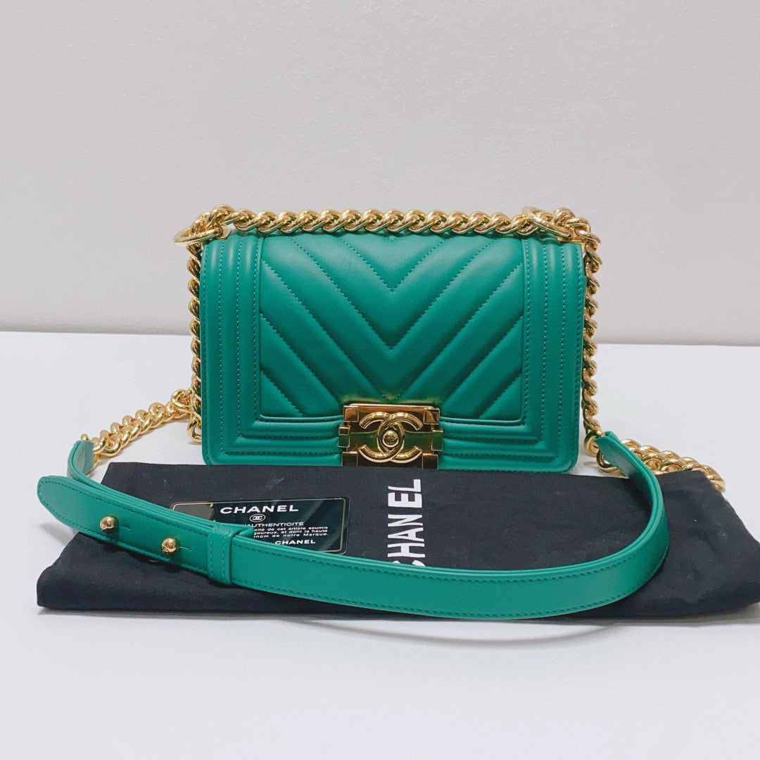 Chanel - Le Boy Flap Bag - Calfskin leather - Green - (small)