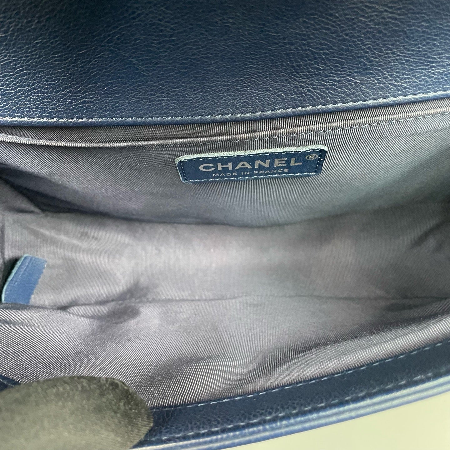 Chanel - Boy Chanel Medium - Grained calfskin leather - Navy - (Medium)