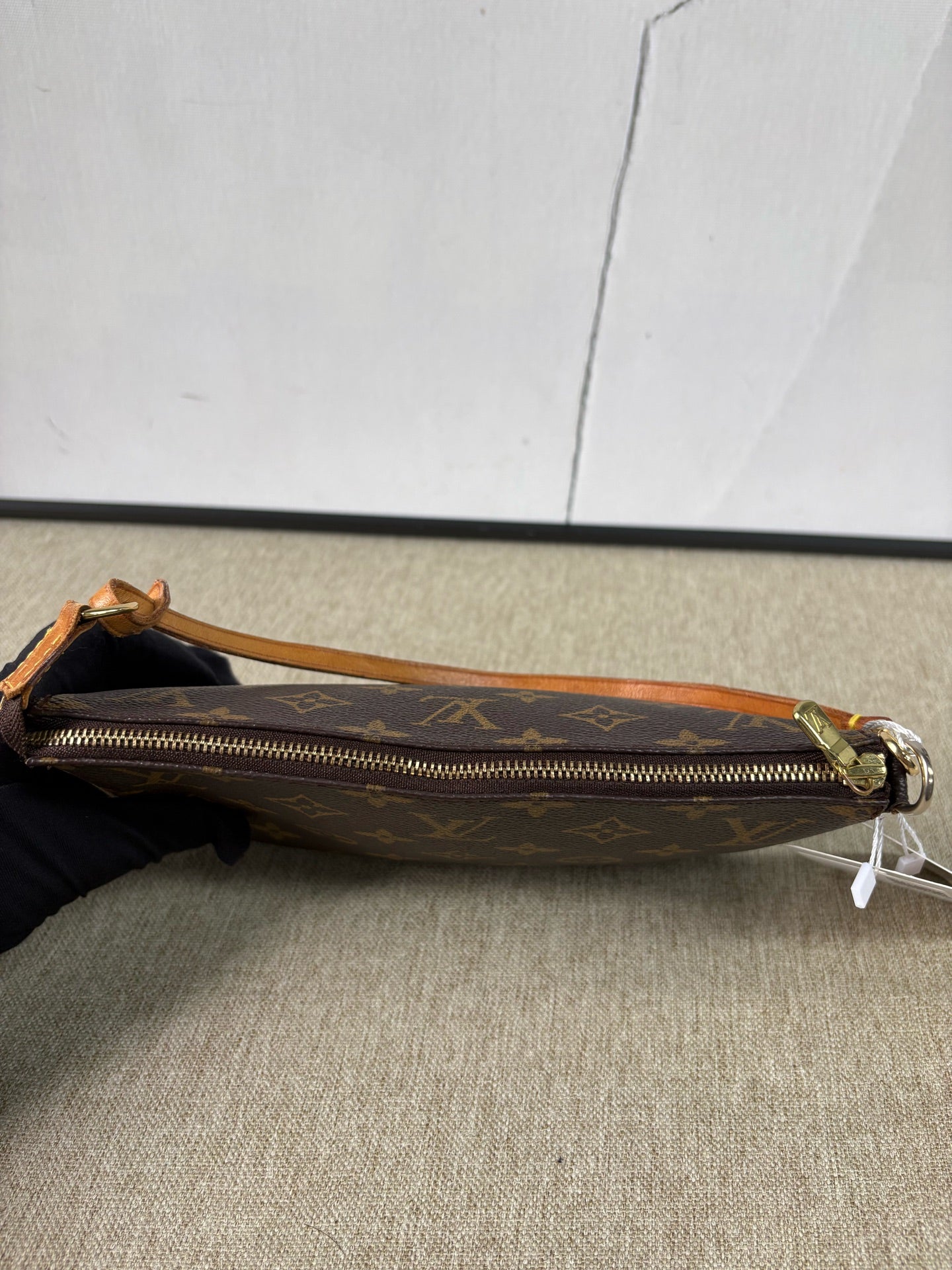 Louis Vuitton - Pochette Accessoires - Monogram coated canvas with Vachetta leather trim - Brown - (mini)