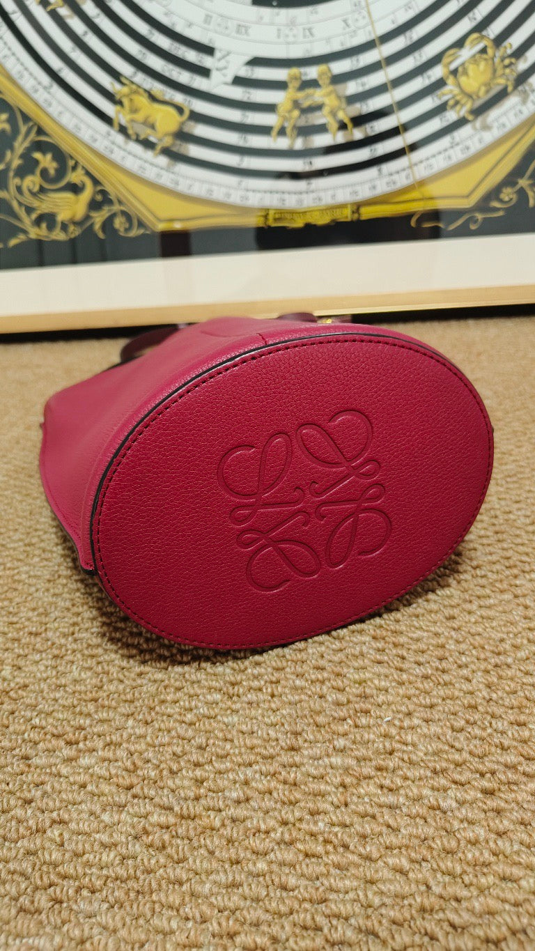 Loewe - Gate Bucket Bag - Grained leather - Burgundy - (Small)