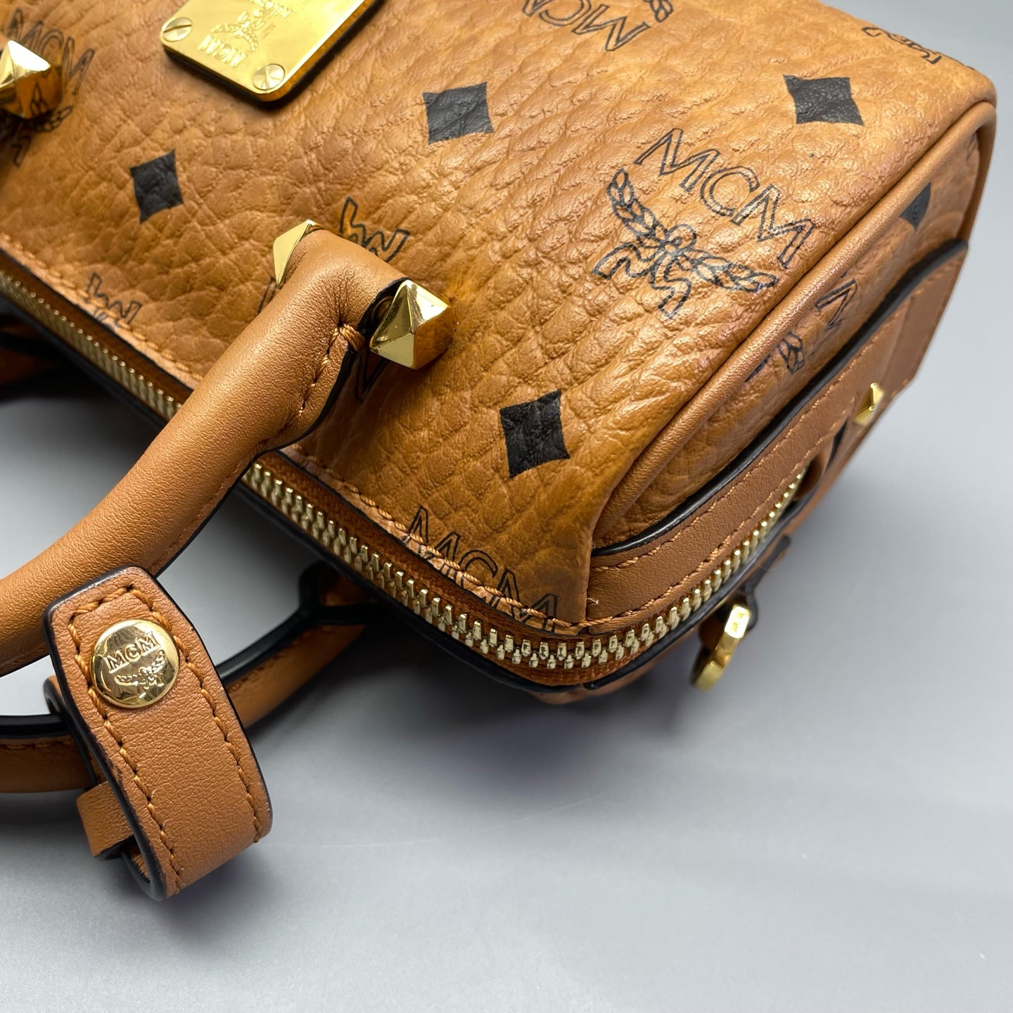 MCM - Boston Mini Bag - Visetos monogrammed leather with leather trim - Cognac brown - (mini)