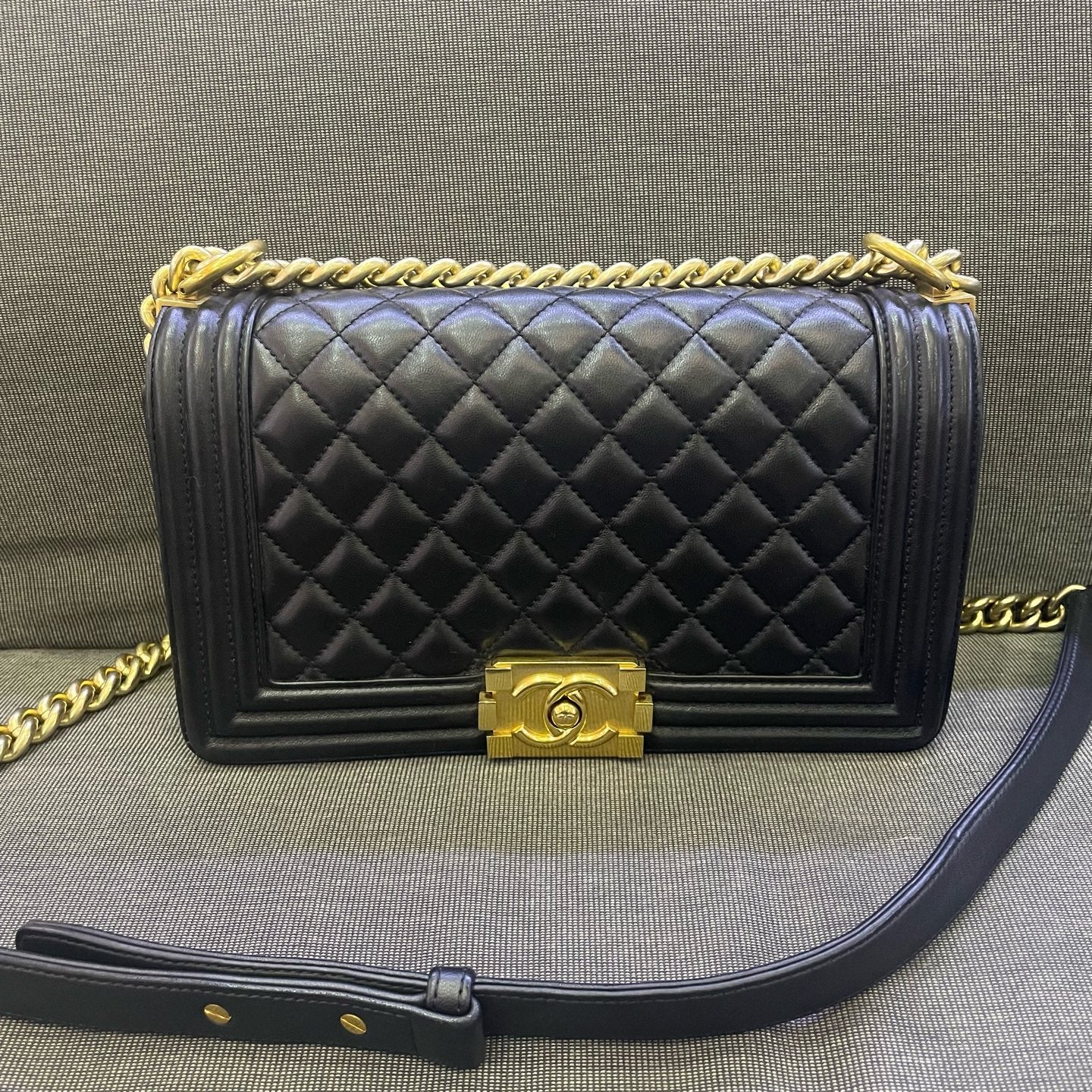 Chanel - Boy Bag - Lambskin leather - Black - (Medium)